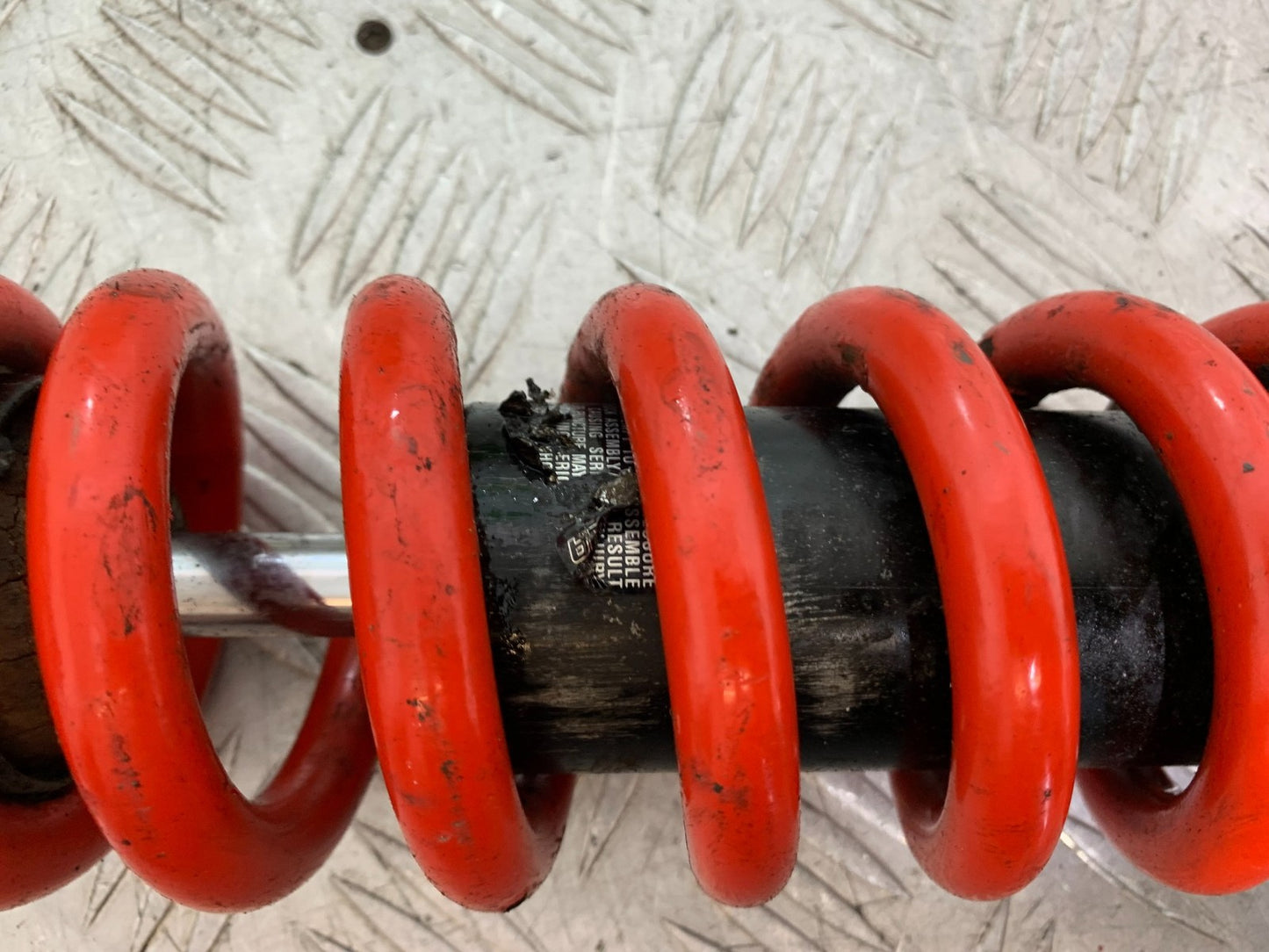 TRIUMPH 955I SPRINT RS REAR SHOCK  YEAR 1999-03 (CMB1313)