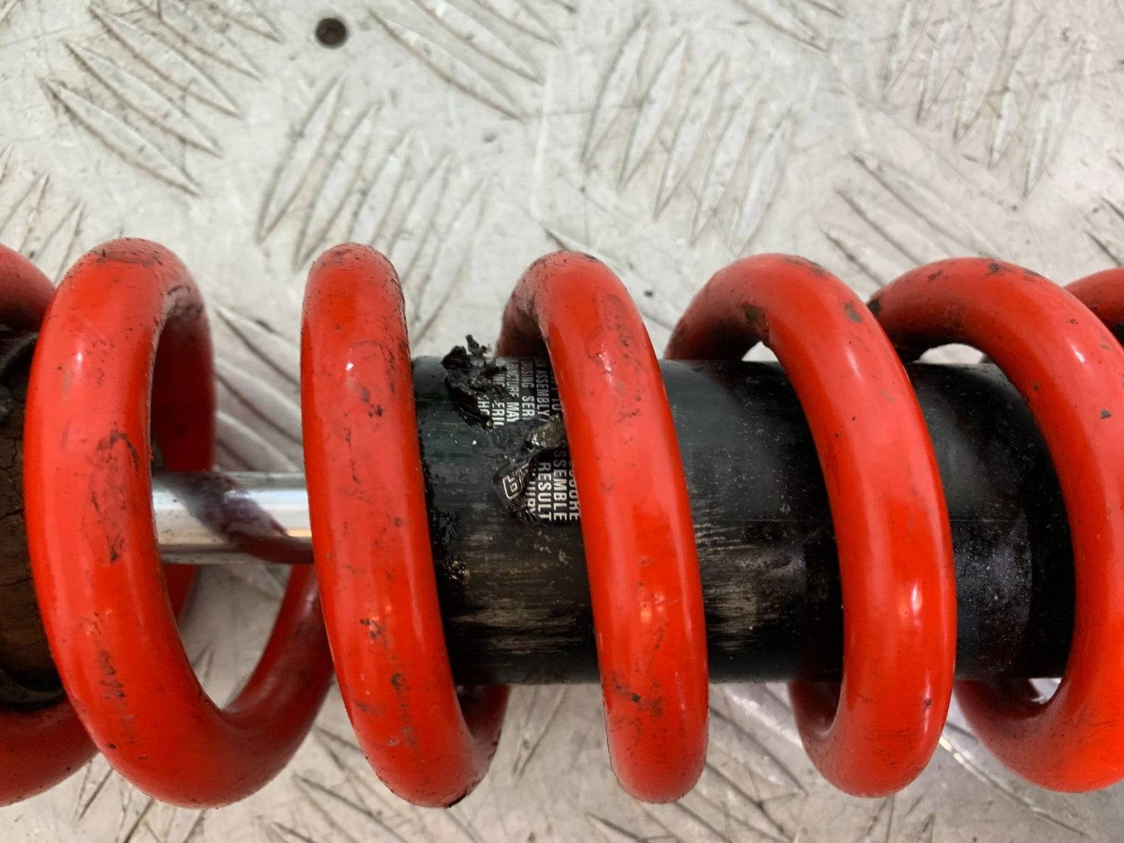 TRIUMPH 955I SPRINT RS REAR SHOCK  YEAR 1999-03 (CMB1313)