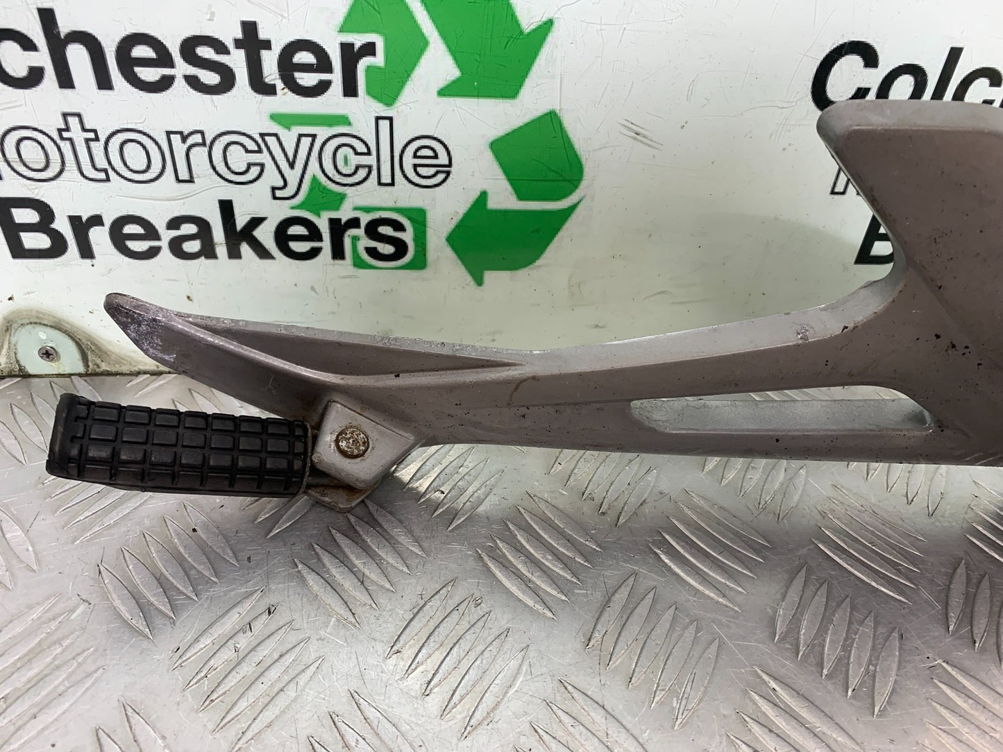 HONDA XL125 VARADERO RIGHT HANGER   YEAR 2001-2006  (CMB1304)