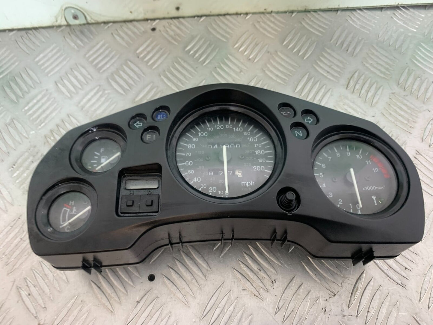 HONDA CBR1100 BLACKBIRD CLOCKS SPEEDO DASH    YEAR 1999-2005 (CMB1103)