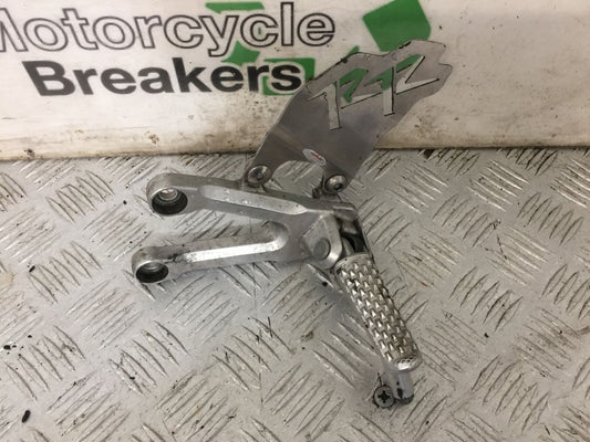 HONDA CBR1000 rr FIREBLADE FRONT LEFT HANGER   YEAR 2004  (STOCK 853)