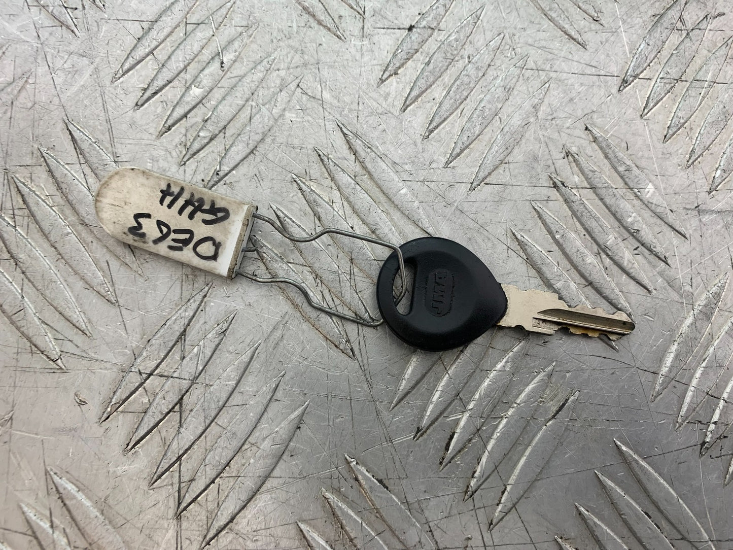 TRIUMPH 1050 SPRINT GT LOCKS AND KEY   YEAR 2010-2016 (CMB1250)