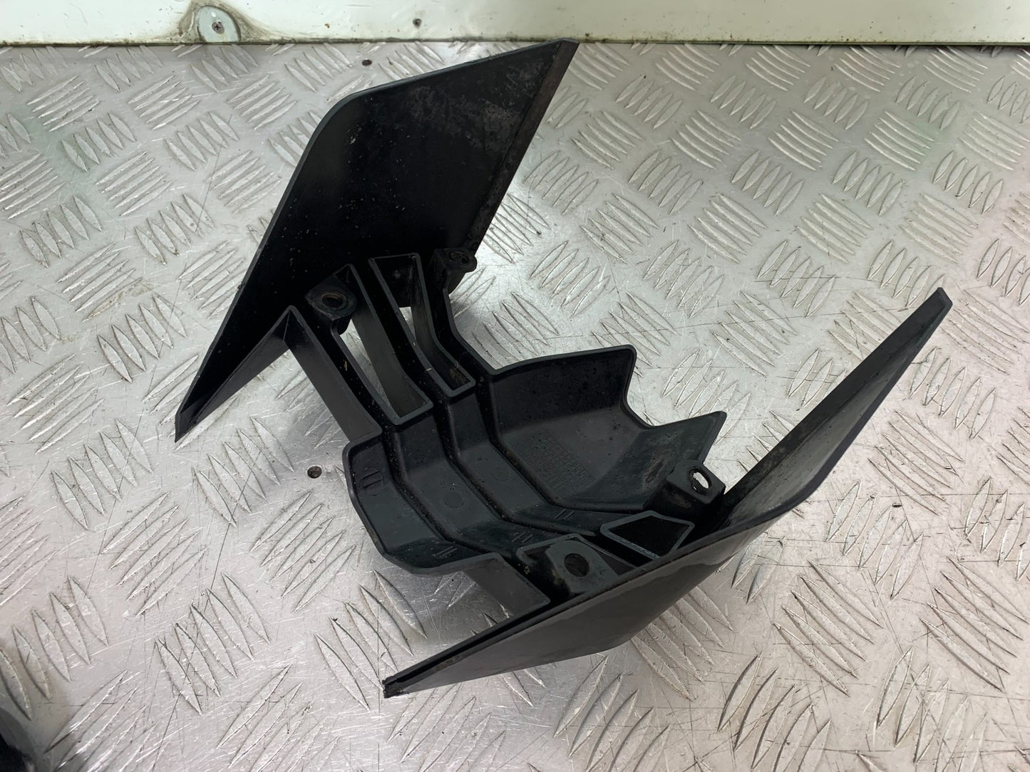 KTM DUKE 125 BELLYPAN YEAR 2017-2022 (CMB1274)