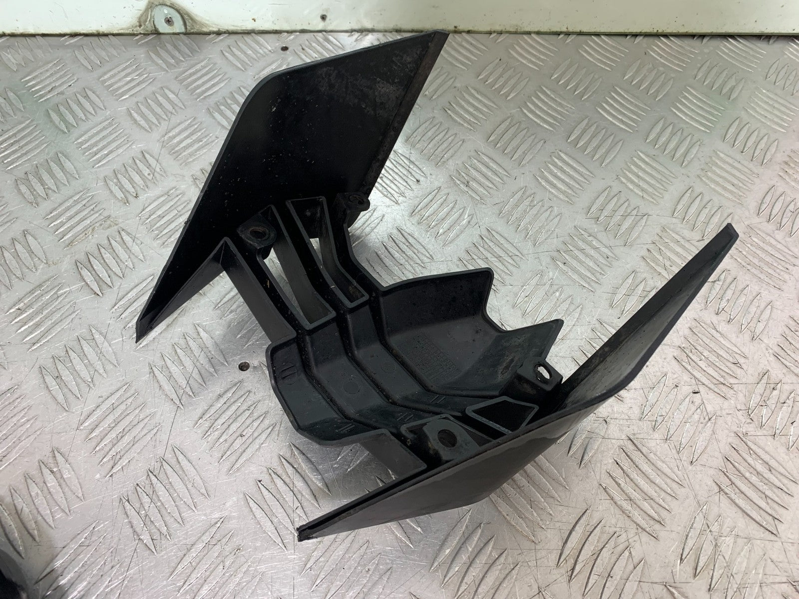 KTM DUKE 125 BELLYPAN YEAR 2017-2022 (CMB1274)