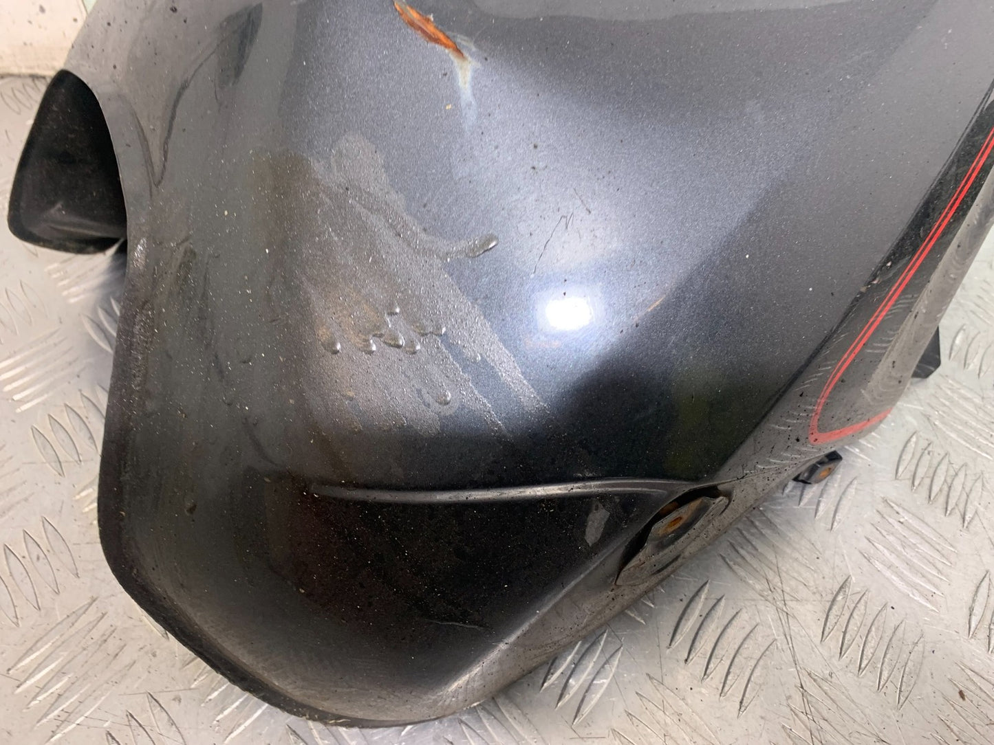 KAWASAKI GPX 750 GPX 750 PETROL TANK   YEAR 1990