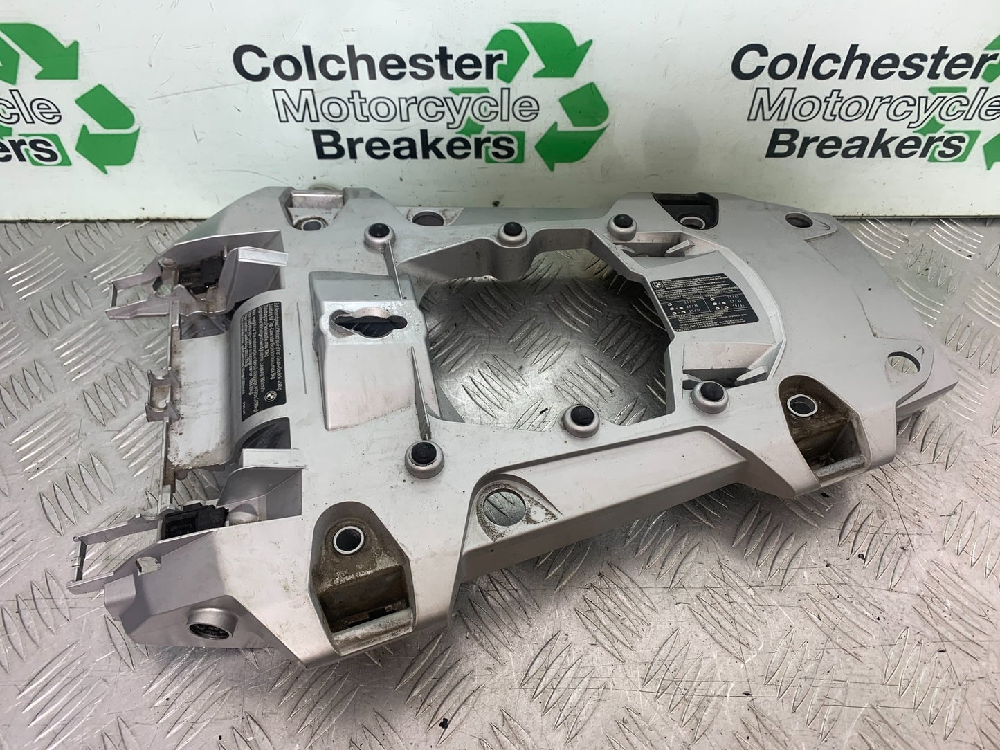 BMW R1200 R 1200 GS LOWER RACK MOUNTING PLATE  YEAR 2013-2016 (CMB1257)
