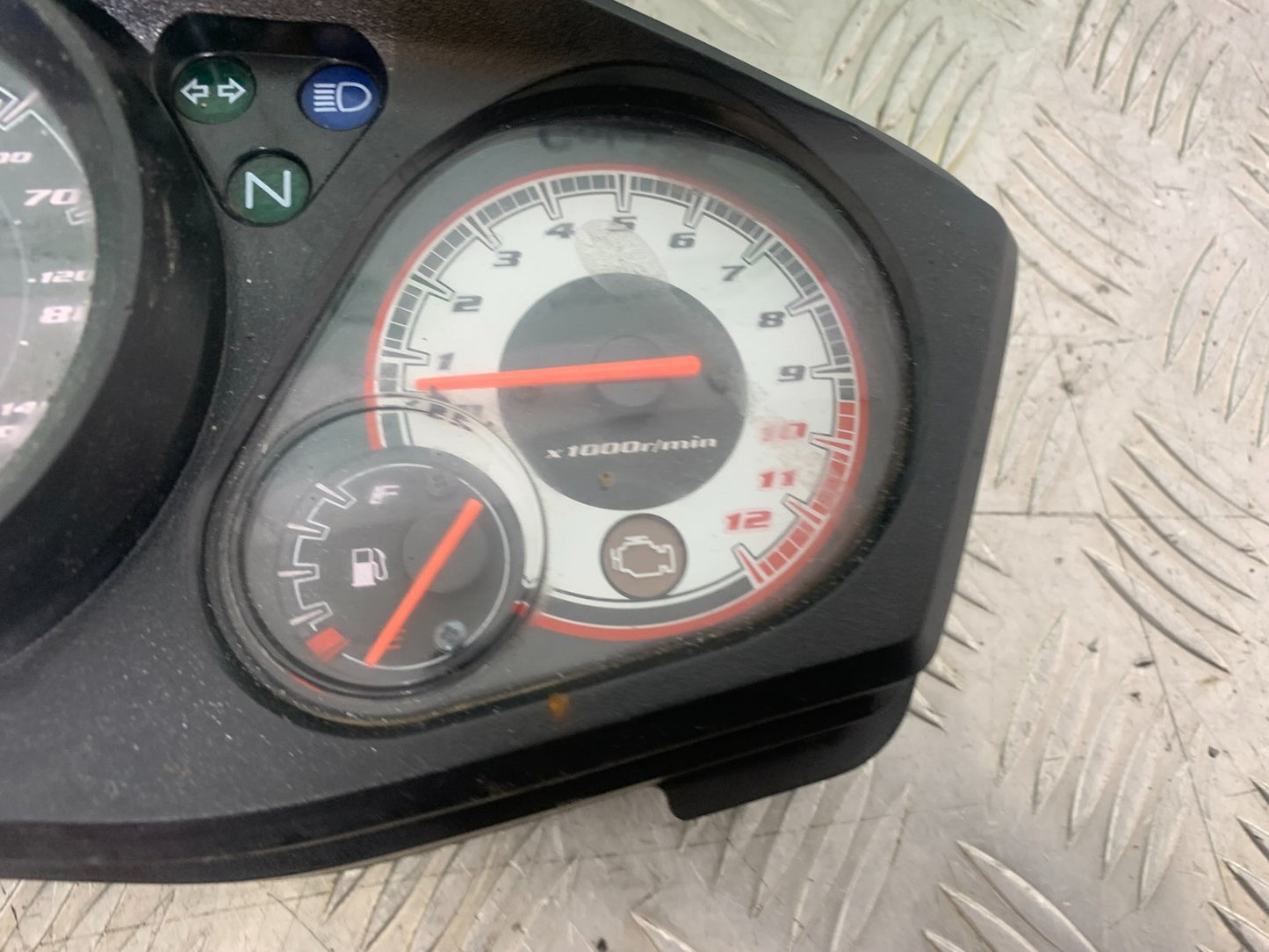 HONDA CBF125 CBF 125 CLOCKS SPEEDO DASH (3384 MILES)  YEAR 2009-14  (CMB1172)
