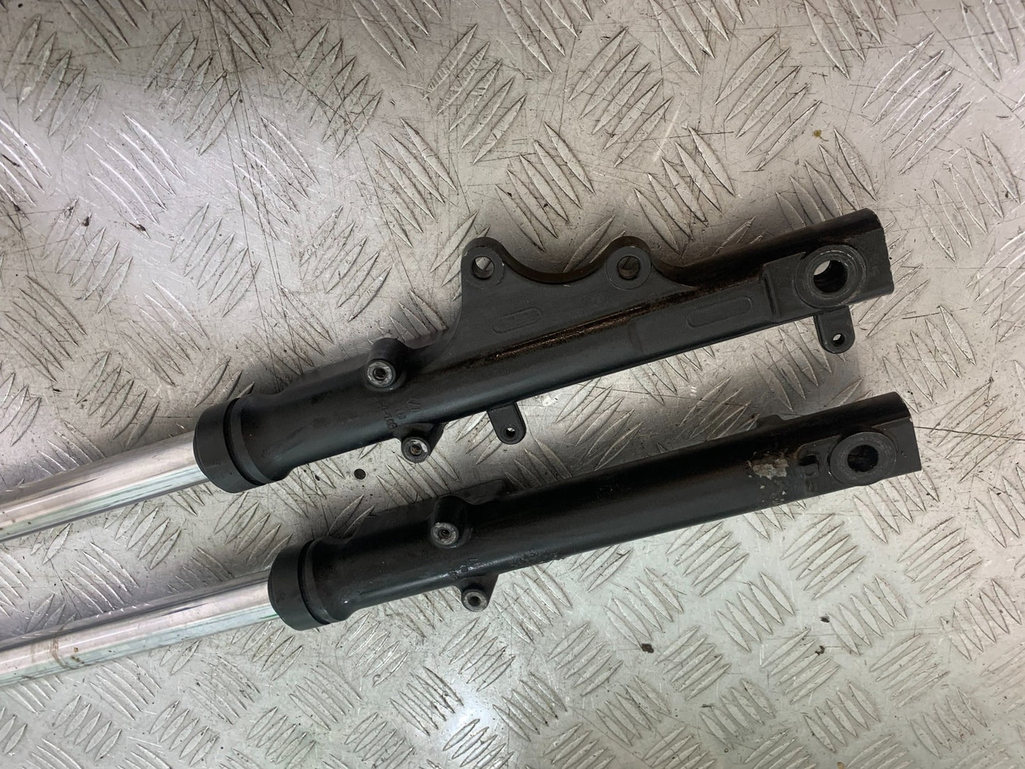 YAMAHA YS125 YS 125 FORKS YEAR 2017-2021 (CMB1321)