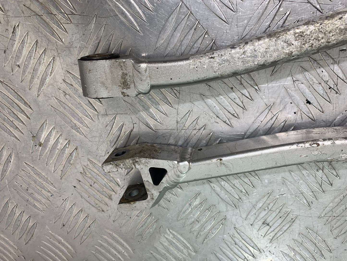 KAWASAKI GTR1400 GTR 1400 2X BRAKE ARMS  YEAR 2007-2009 (CMB1306)