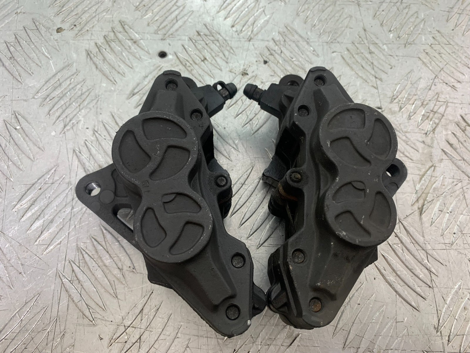 TRIUMPH 1050 SPRINT GT FRONT BRAKE CALIPERS  YEAR 2010-2016 (CMB1250)