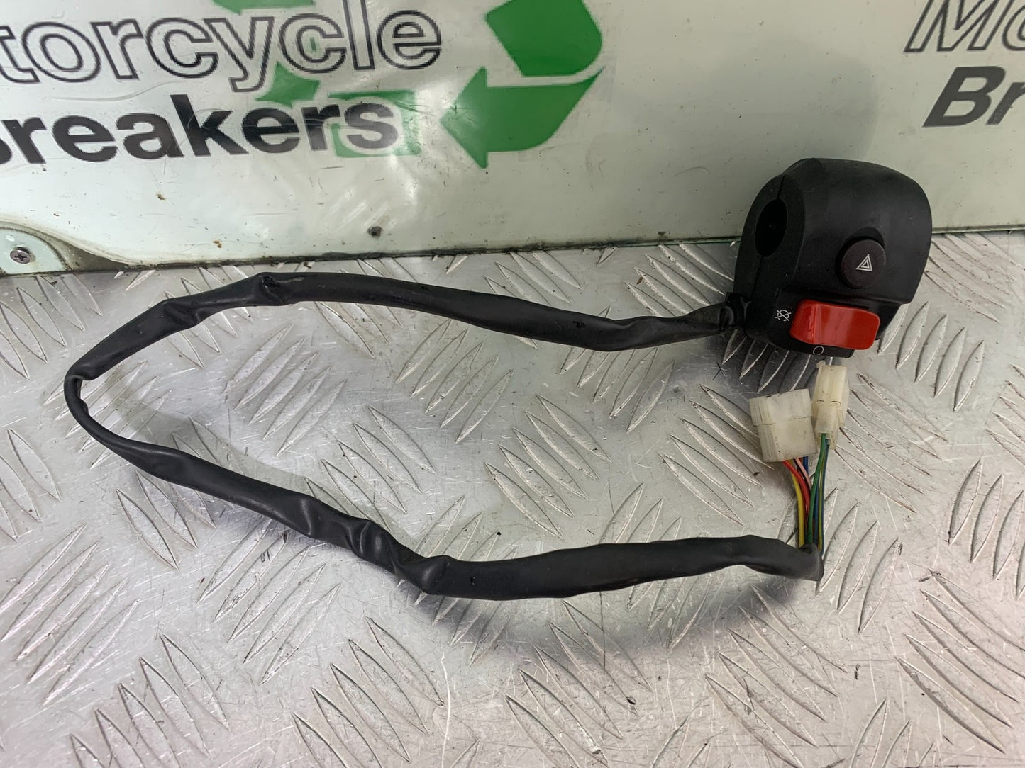 APRILIA SL750 SL 750 SHIVER RIGHT SWITCH GEAR  YEAR 2008-2016 (CMB1242)