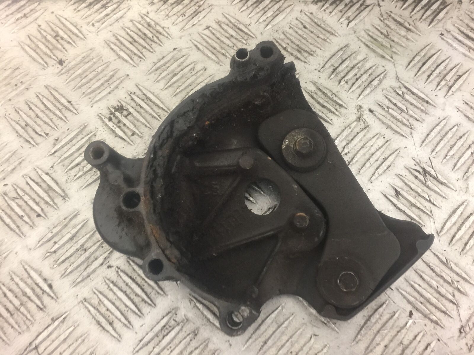 HONDA VFR800 VFR 800 PRE V-TEC SPROCKET COVER  YEAR 2003  (STOCK 430)
