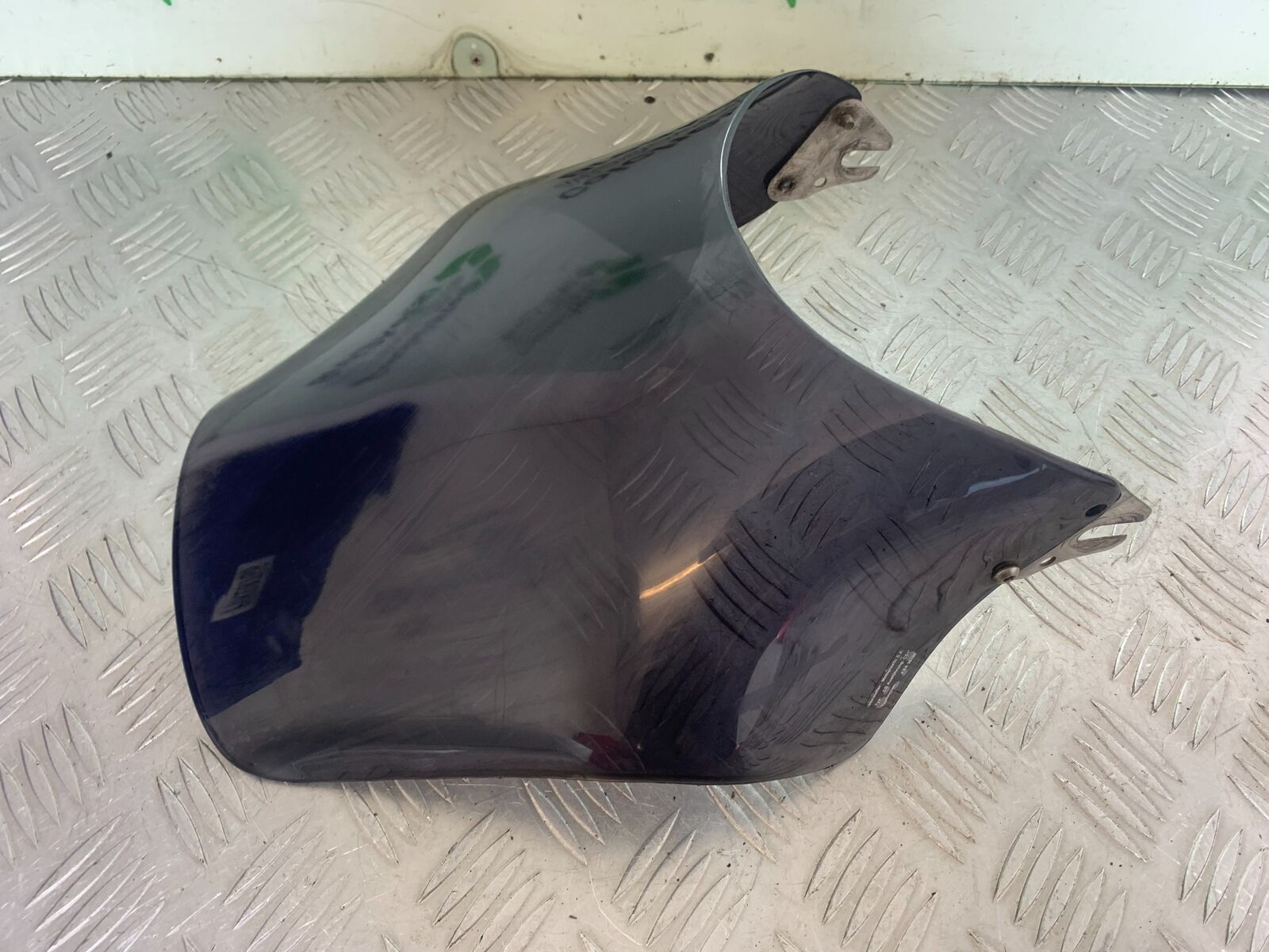 KAWASAKI Z750 ZR750 ZR-7S SCREEN    YEAR 1999-05 (CMB1135)
