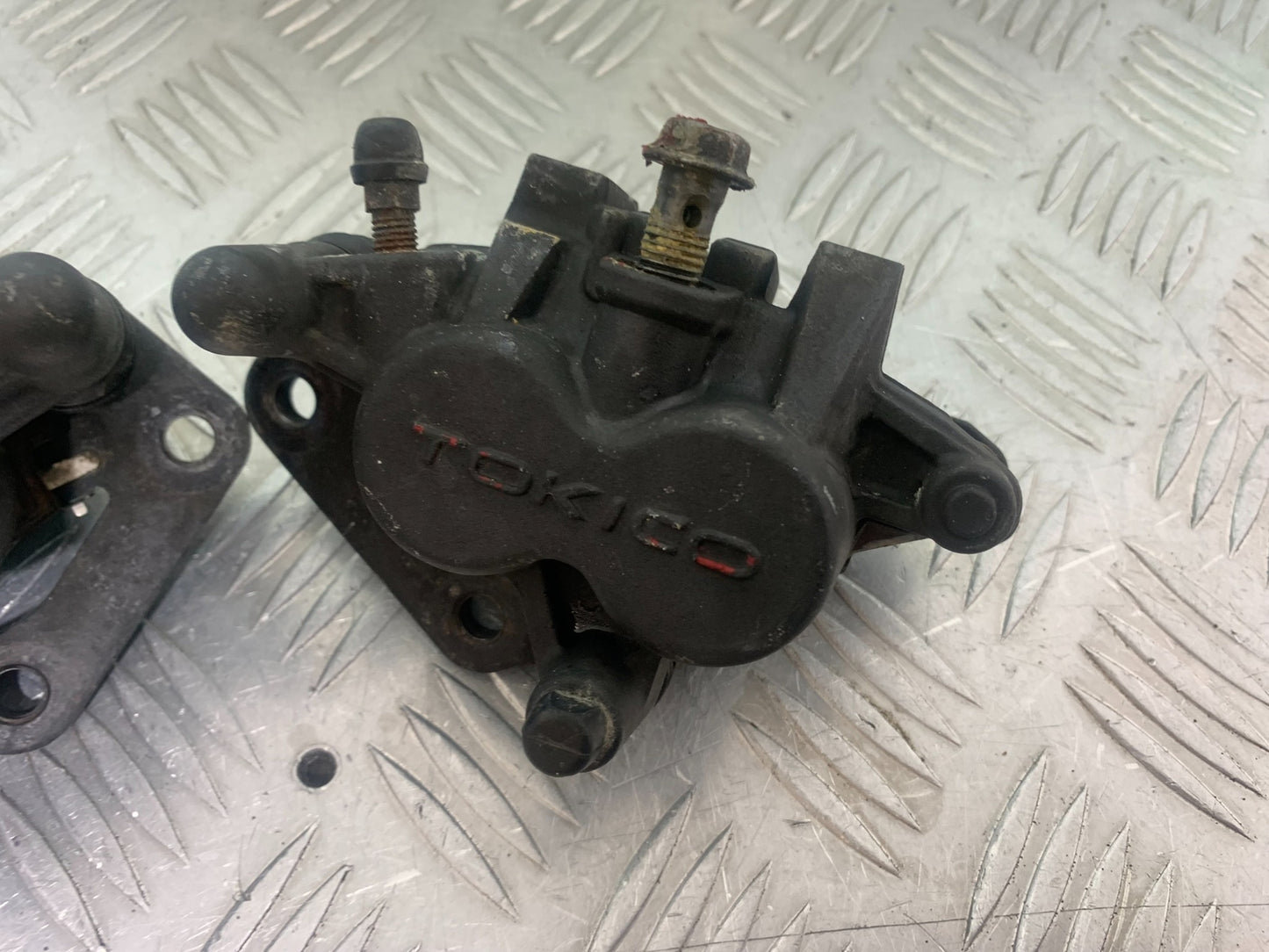 SUZUKI SV650 SV 650 mk1 FRONT BRAKE CALIPERS   YEAR 1999-2002 (CMB1160)