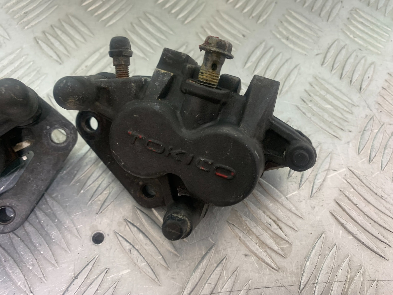 SUZUKI SV650 SV 650 mk1 FRONT BRAKE CALIPERS   YEAR 1999-2002 (CMB1160)