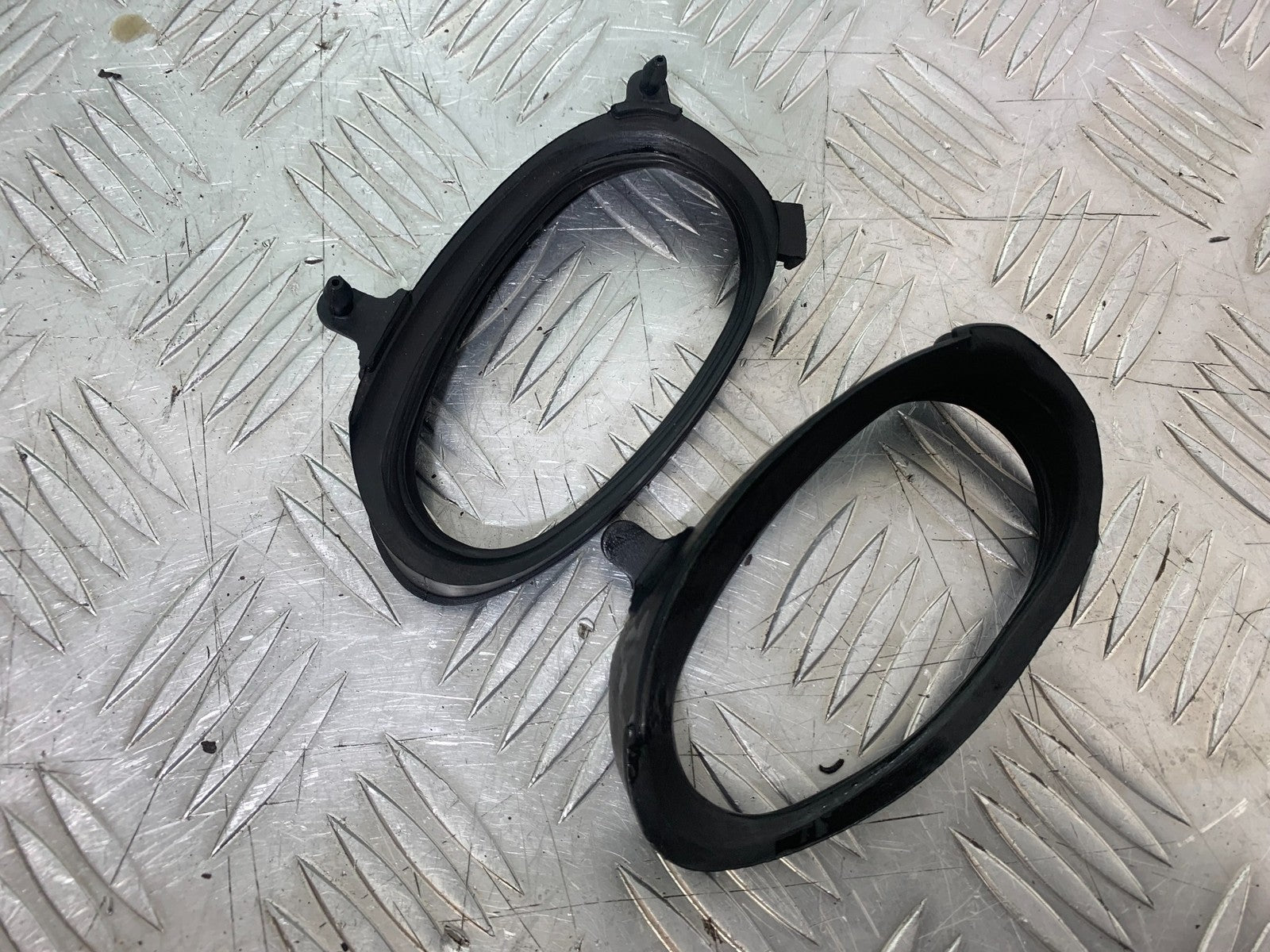 YAMAHA YZF R1 4C8 AIR TUBE RUBBERS  YEAR 2007-2008 (CMB1237)