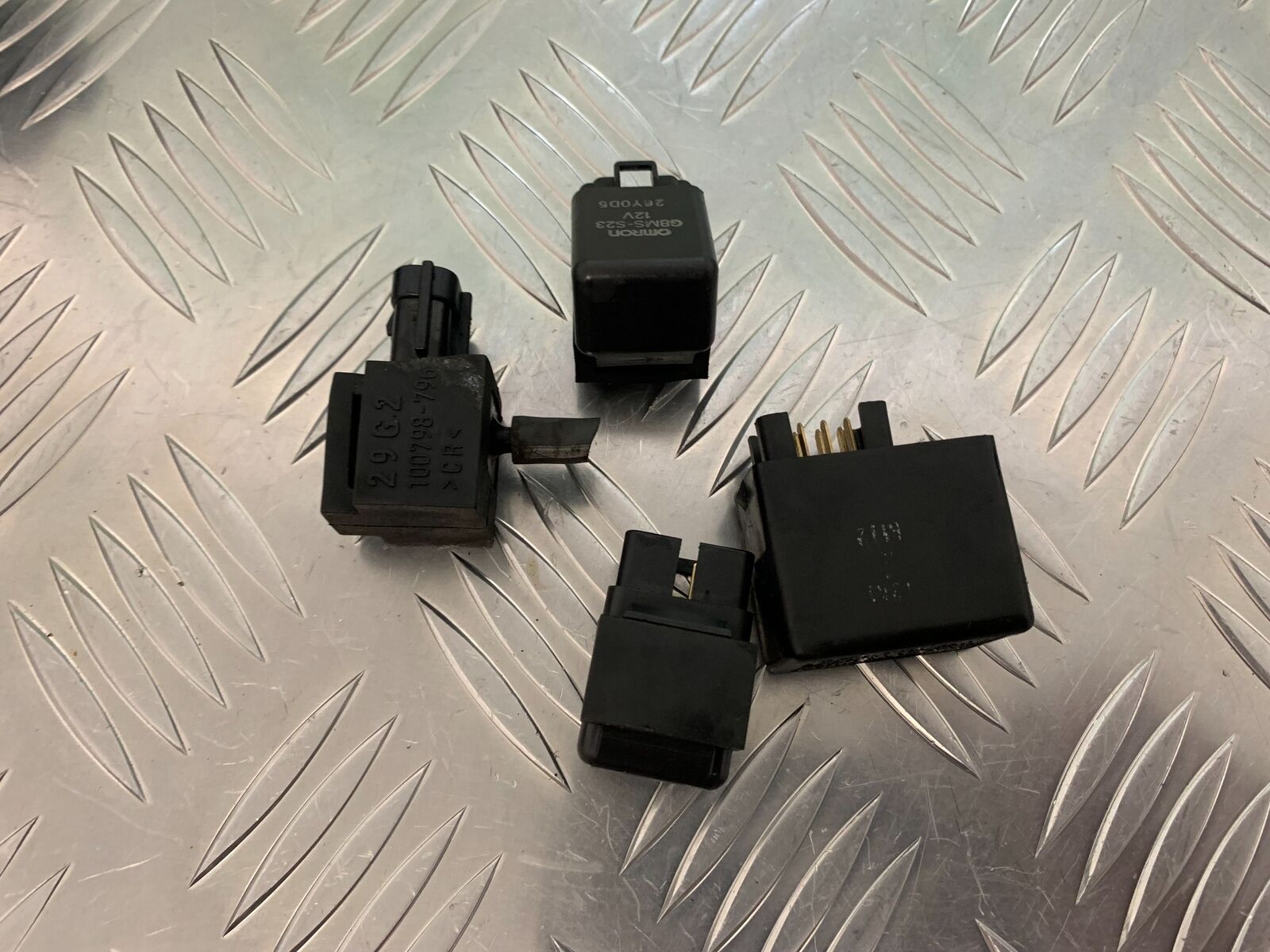 SUZUKI GSX1250 GSX 1250 FA RELAYS   YEAR 2010-2014 (STOCK 935)