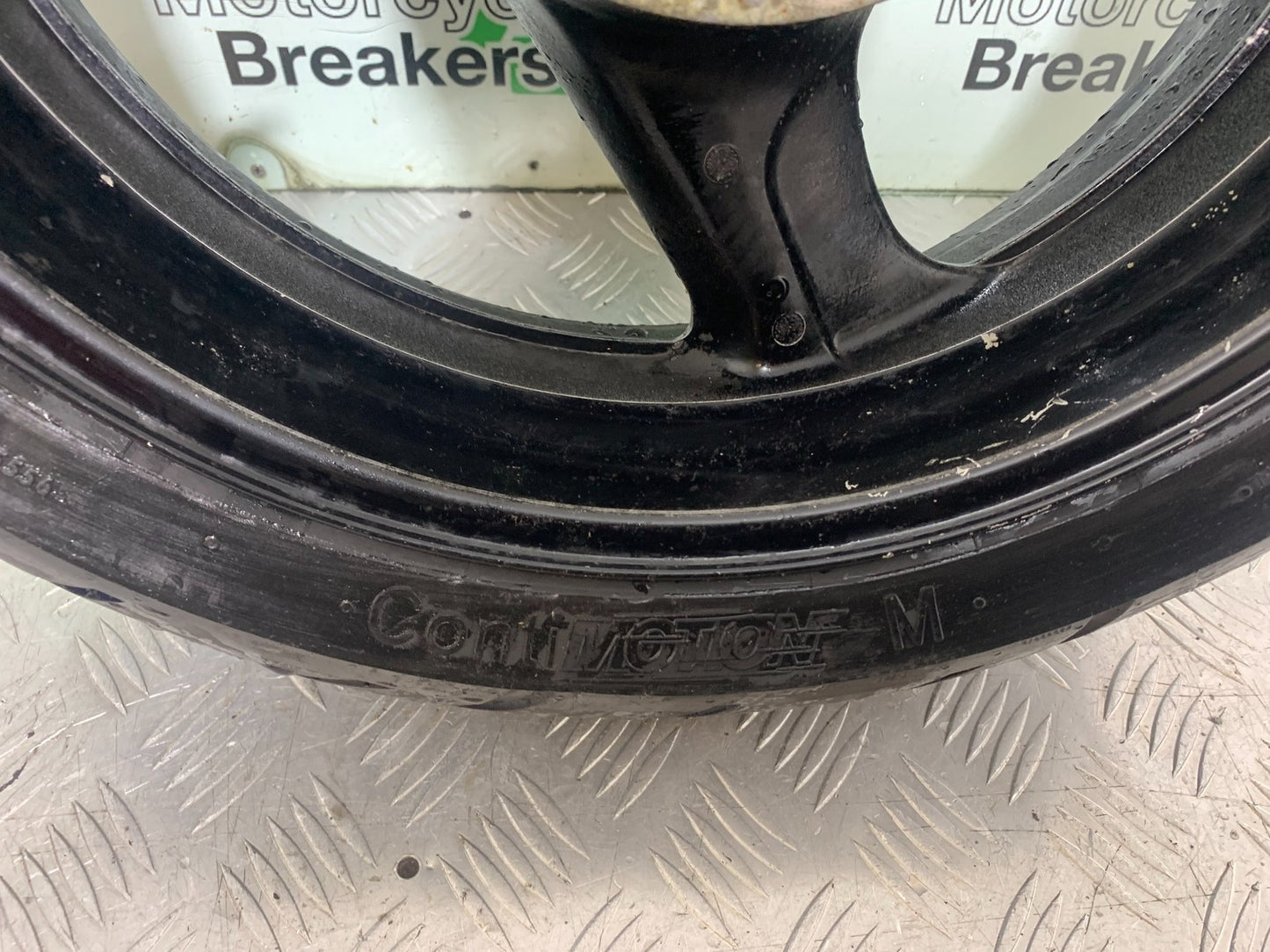 HONDA CBR1100 BLACKBIRD REAR WHEEL  YEAR 1999-2005 (CMB1232)
