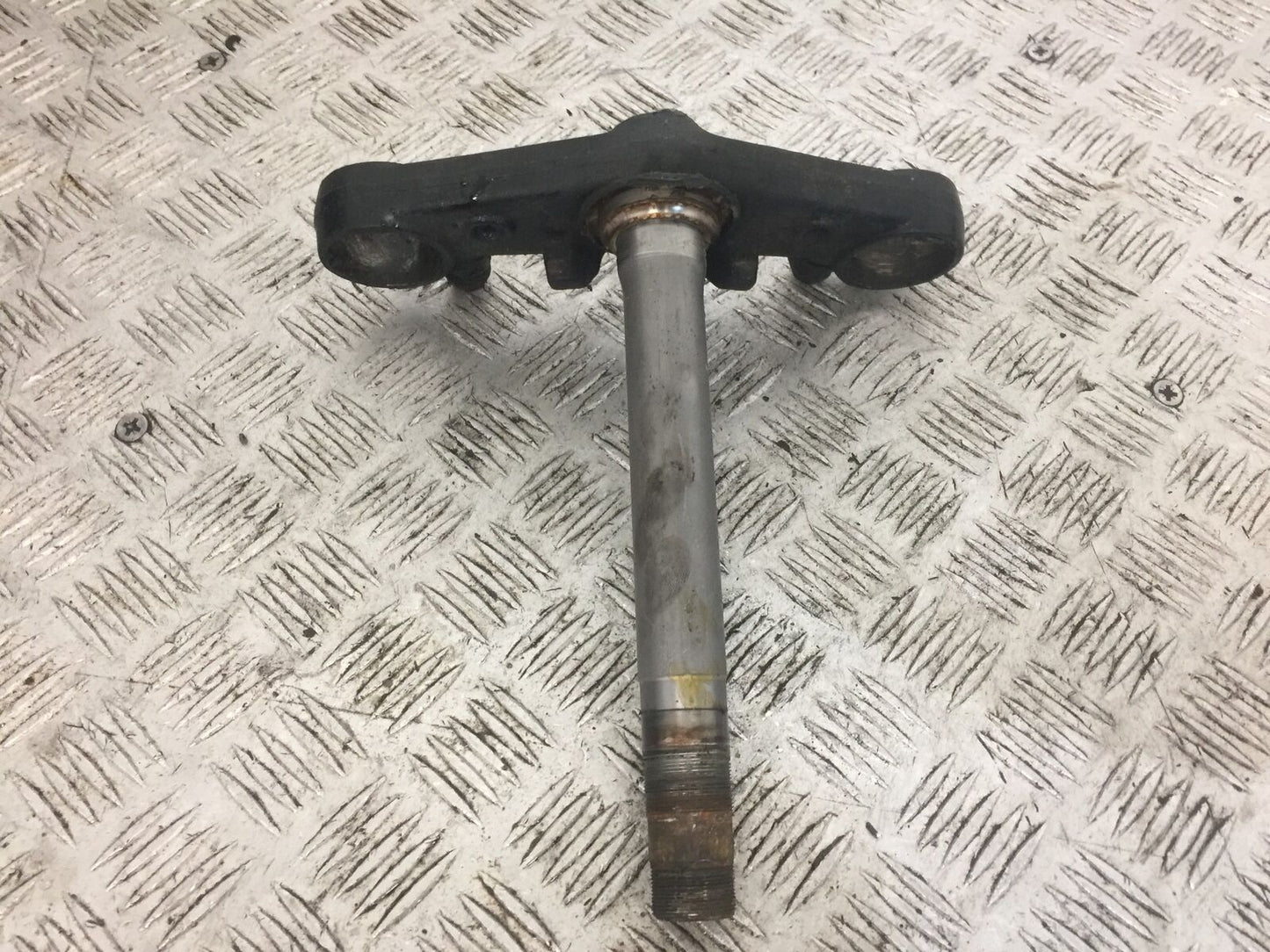 HONDA CBR600 CBR 600 BOTTOM YOKE    YEAR 1996 (STOCK 798)