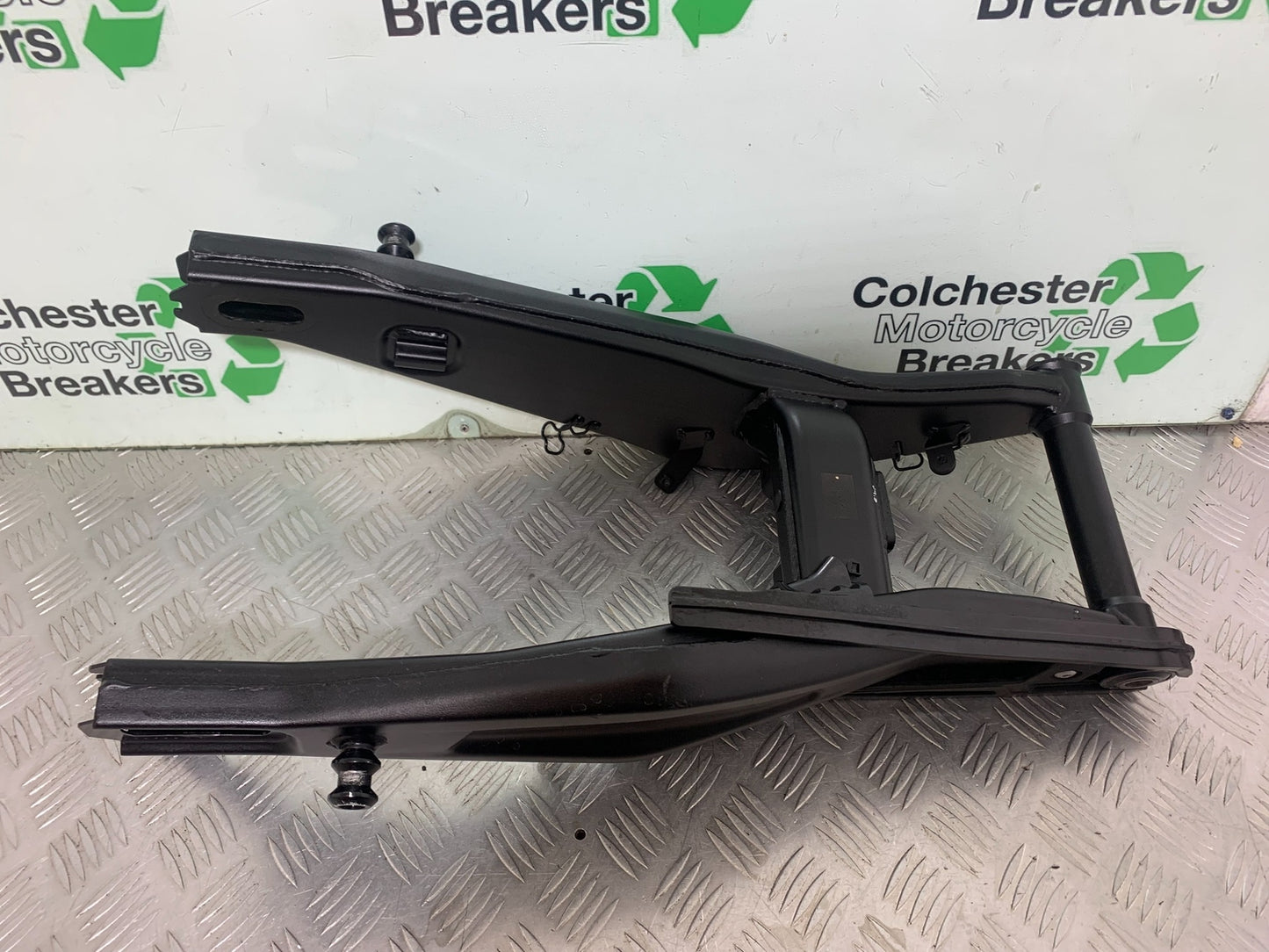 TRIUMPH TRIDENT 660 SWINGARM  YEAR 2021-2024 (CMB1148)