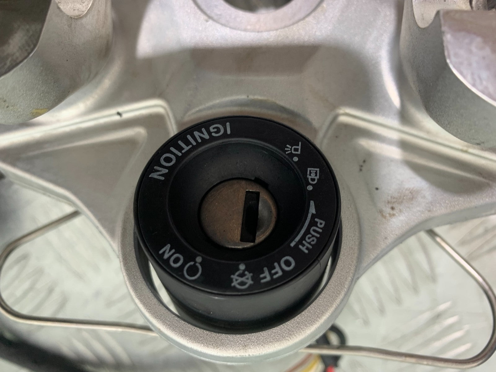 TRIUMPH 675 STREET TRIPLE RX ECU LOCKS KEYS   2015- 2017 (CMB1299)