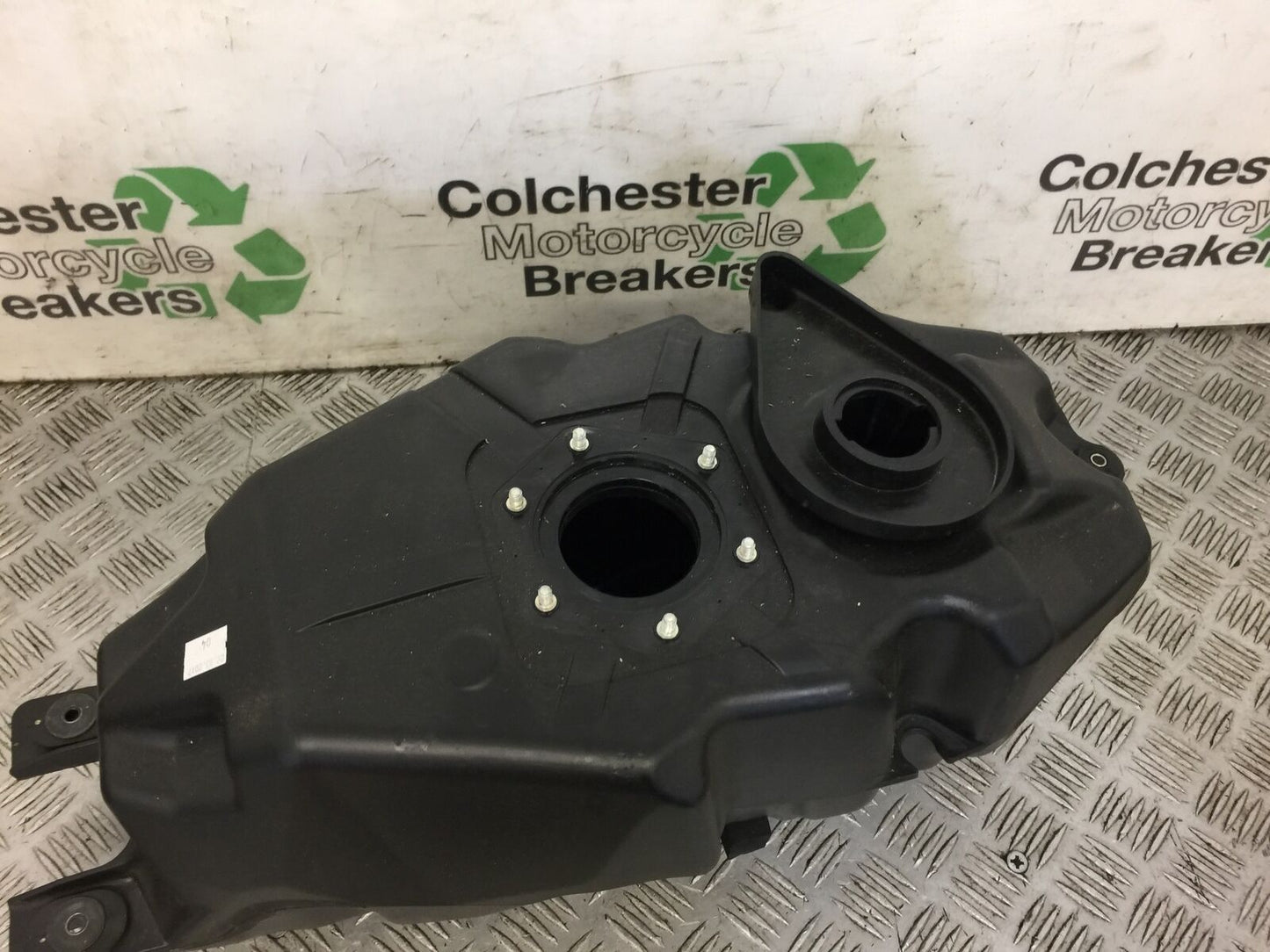 YAMAHA MT 125 MT125 PETROL TANK  YEAR 2014-2019 ABS (STOCK 477)