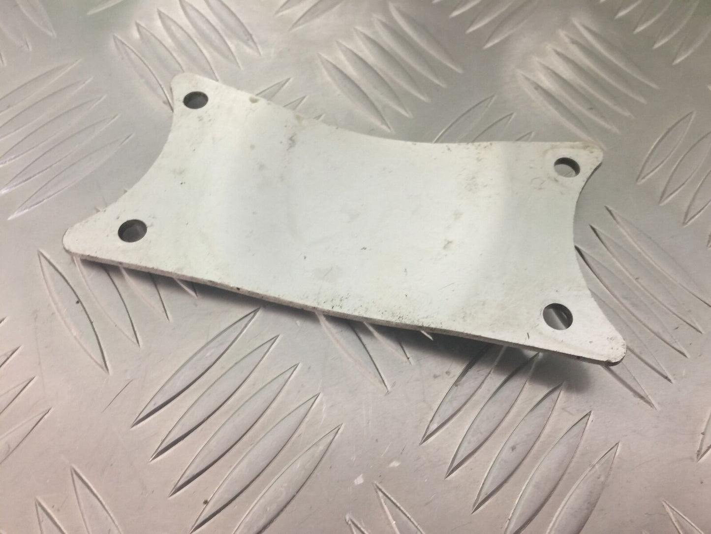 YAMAHA XJ900 XJ 900 DIVERSION MUDGUARD BRACE   YEAR 1994-2002 (STOCK 926)