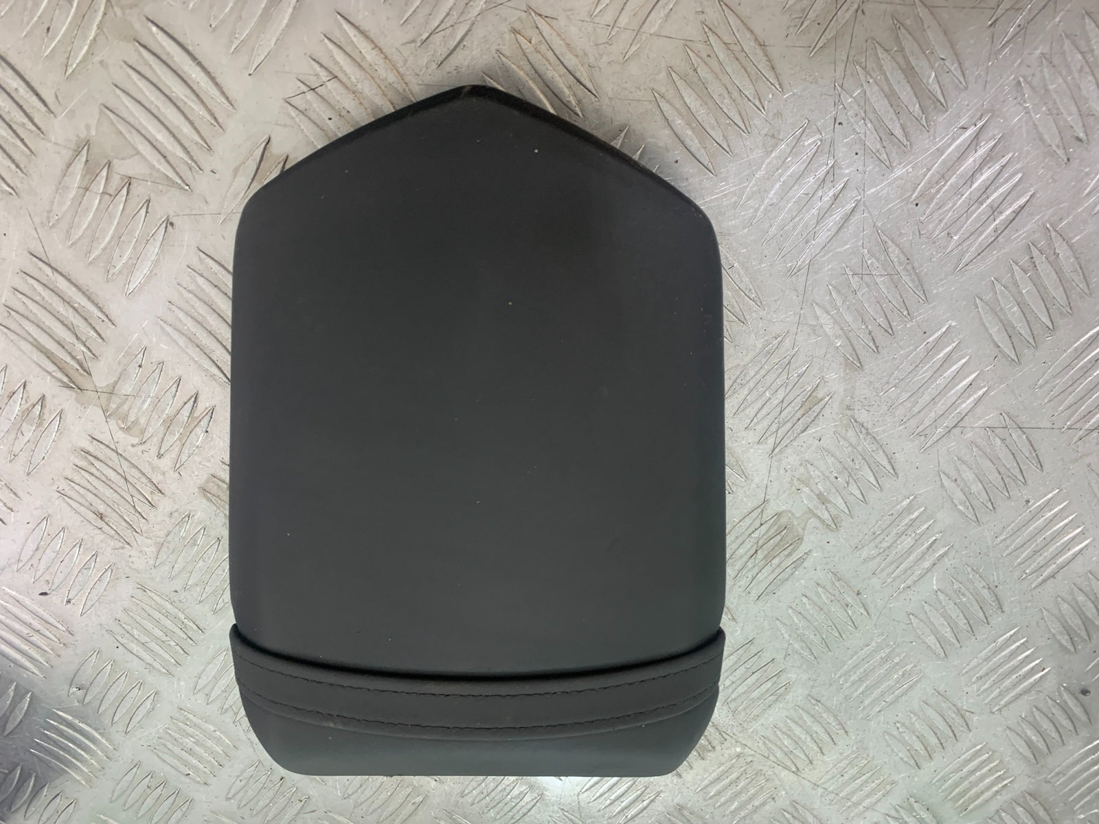 YAMAHA YZF R1 REAR SEAT  YEAR 2004-2006 (CMB1155)