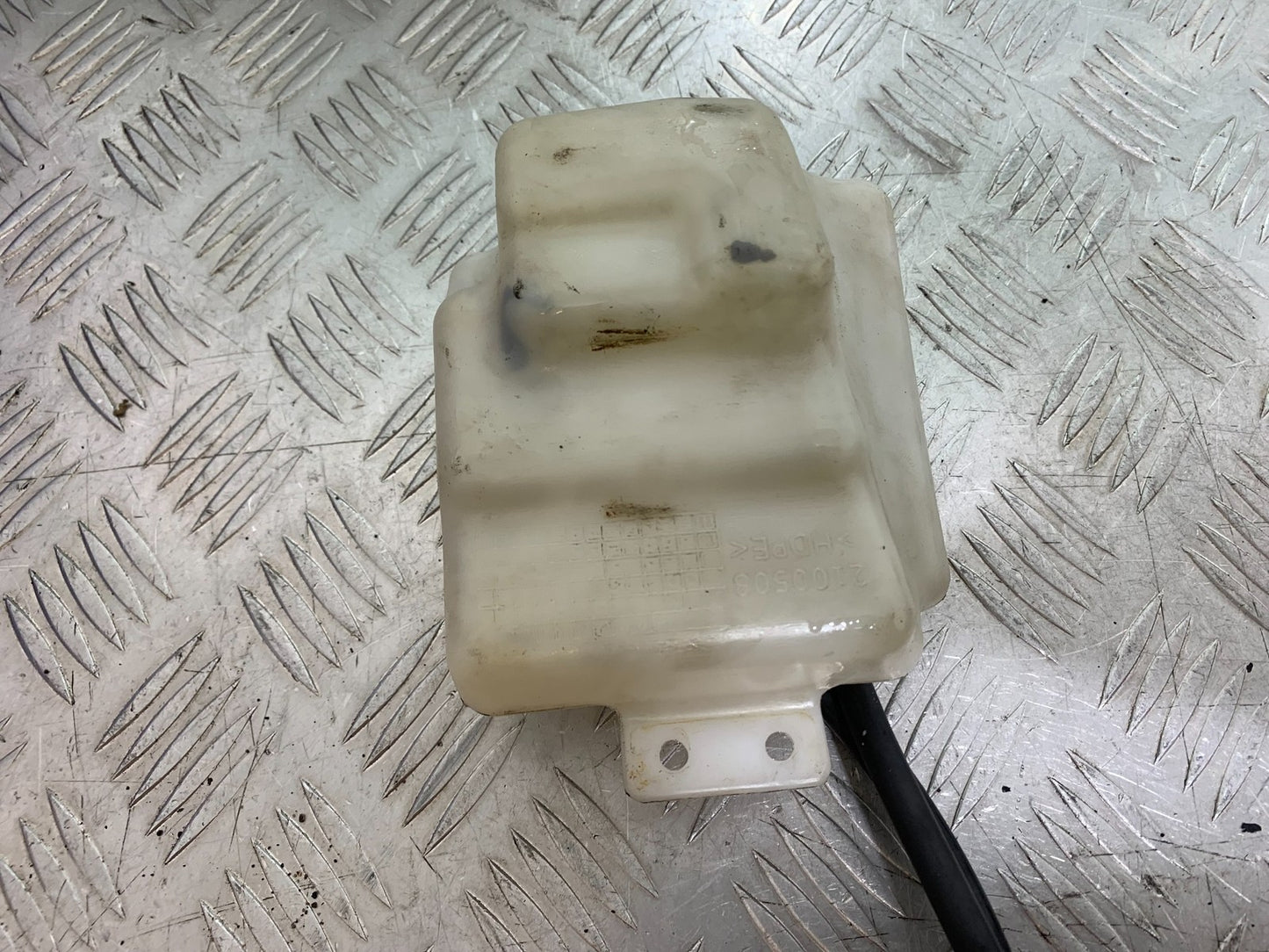 TRIUMPH SPEED TRIPLE R 1050 COOLANT BOTTLE  2009 (CMB1183)