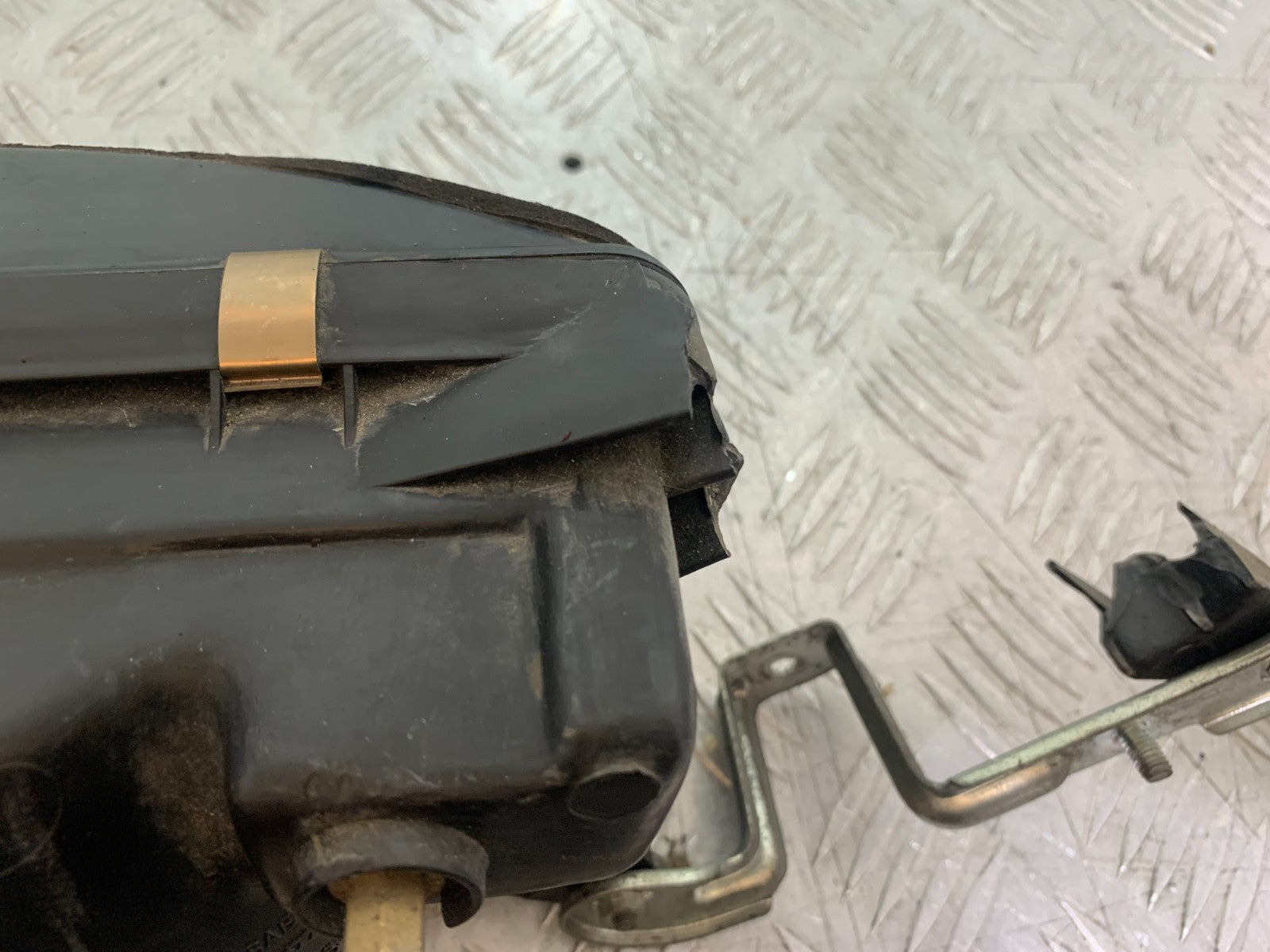 SUZUKI RF900 RF 900 HEADLIGHT  YEAR 1994-1999 CMB1326