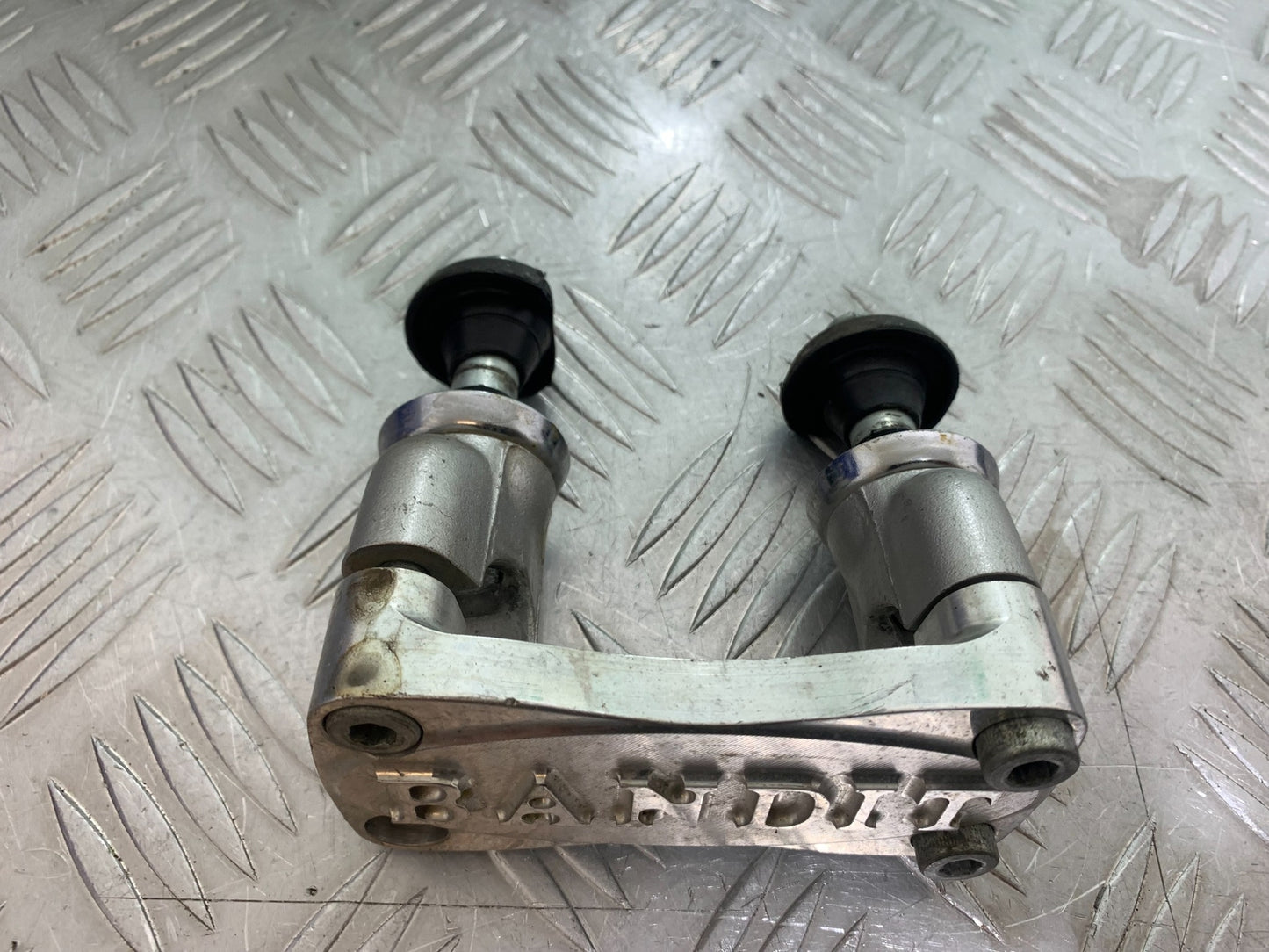 SUZUKI GSF1200  GSF 1200 BANDIT HANDLEBAR RISERS YEAR 1997-2000 (CMB1149)