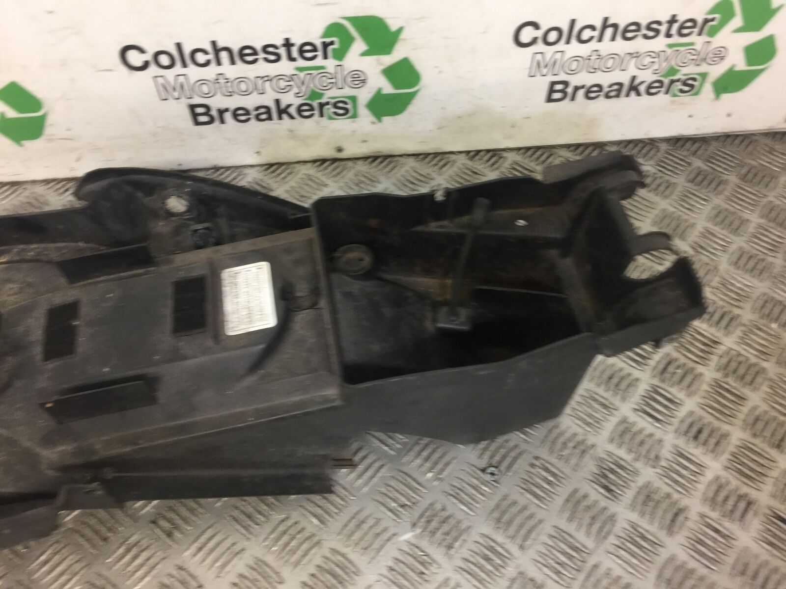 HONDA XL125 VARADERO UNDERTRAY  YEAR 2004 STOCK NO 409