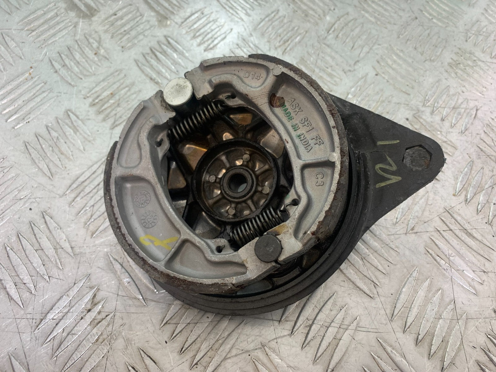 HONDA CBF125 CBF 125 REAR BRAKE HUB  YEAR 2009-14  (CMB1172)