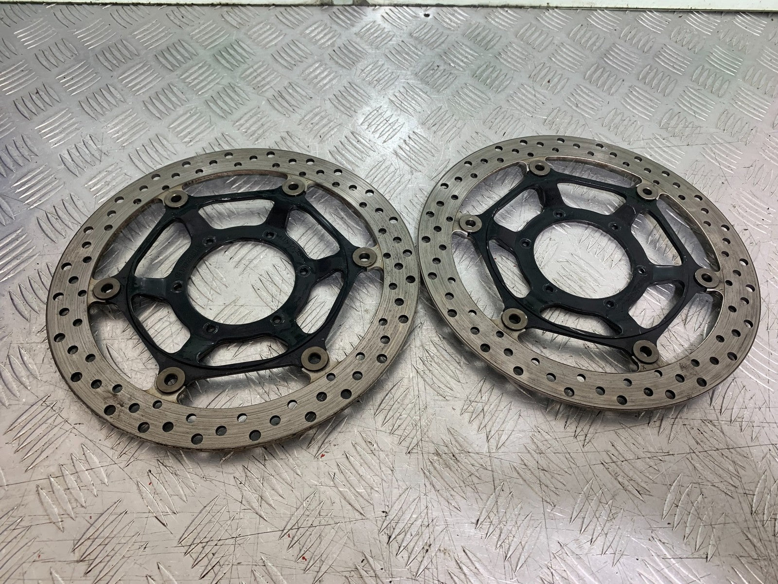 HONDA CBR1000 rr FIREBLADE FRONT BRAKE DISCS   2008-2011 (CMB1253)