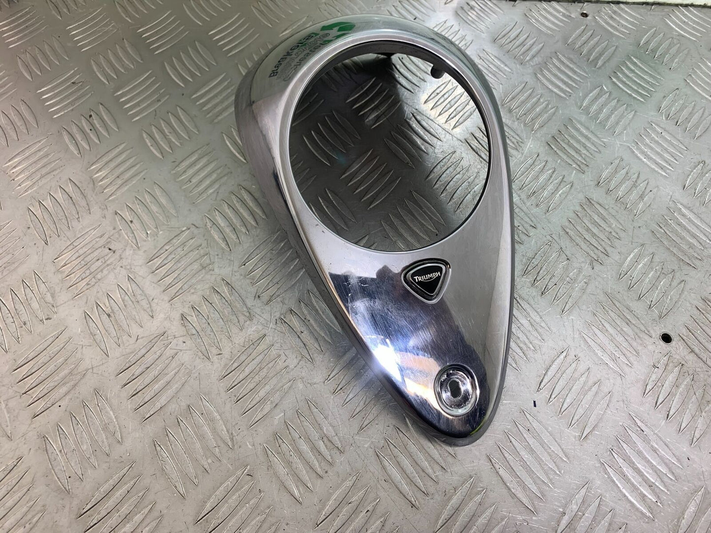 TRIUMPH THUNDERBIRD 1600 CLOCK SURROUND  YEAR 2011 (CMB1107)