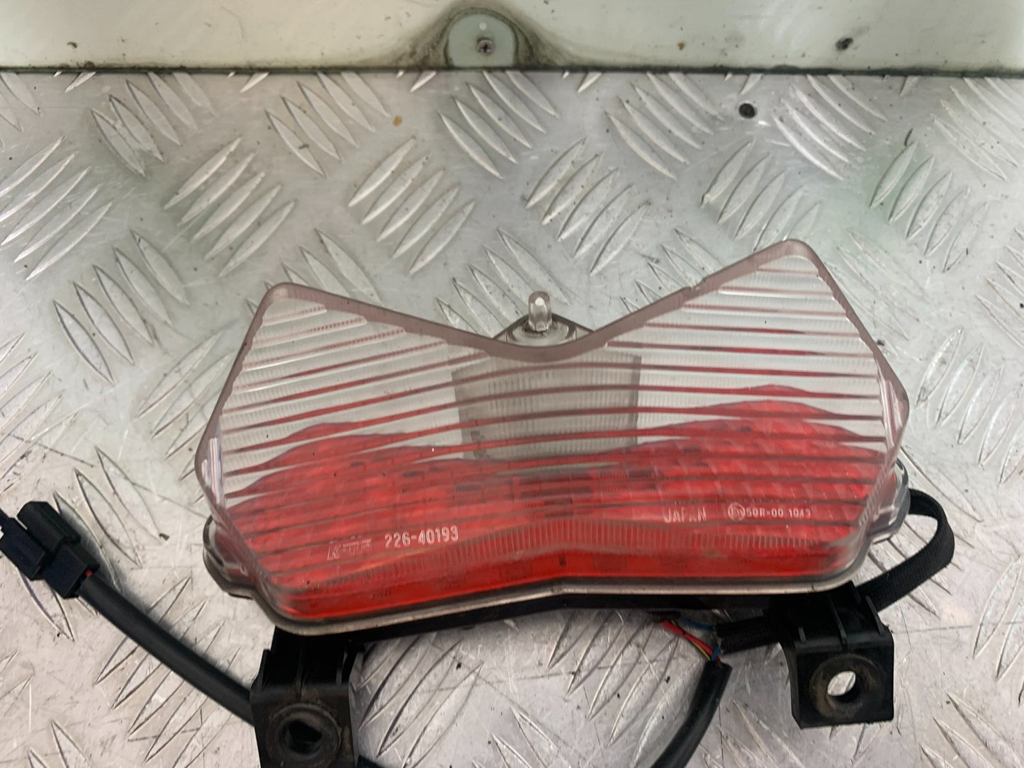 KAWASAKI Z750 Z 750 REAR LIGHT   YEAR 2004-2006  (CMB1234)