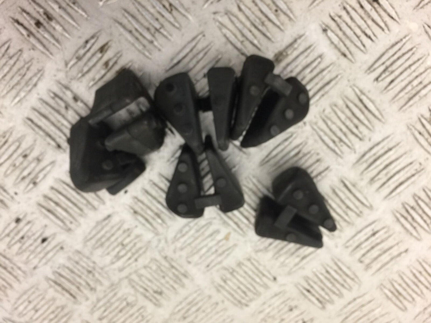 YAMAHA FZ6 S2 CUSH DRIVE RUBBERS  YEAR 2007 (STOCK 547)