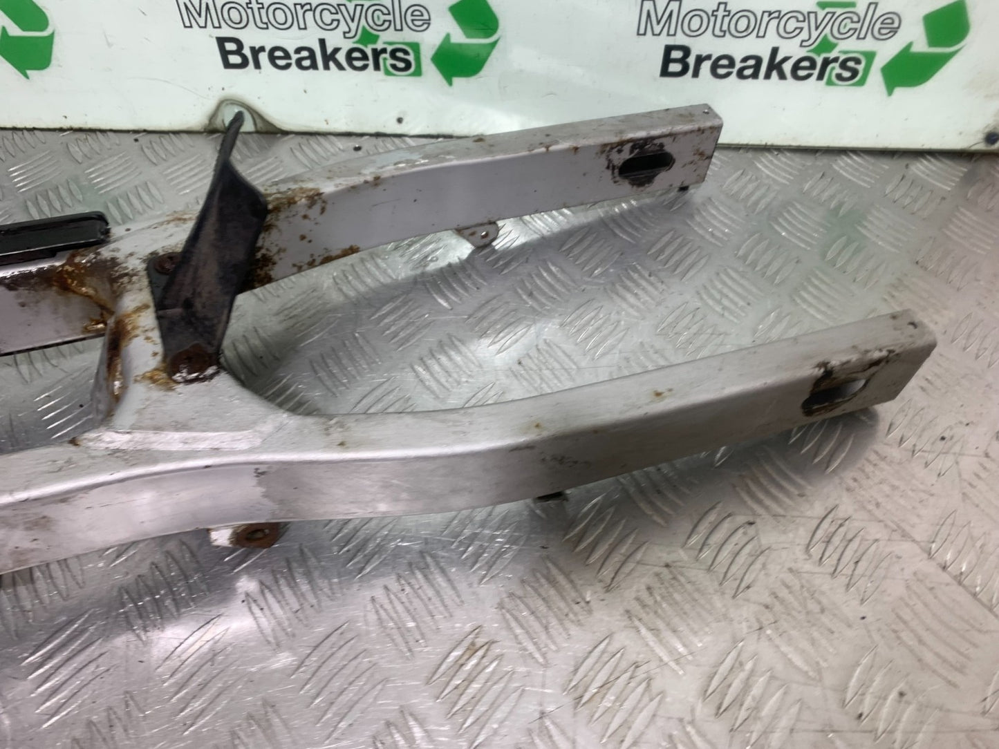 SUZUKI GS500 GS 500 SWINGARM  YEAR 2001-2008 (CMB1254)