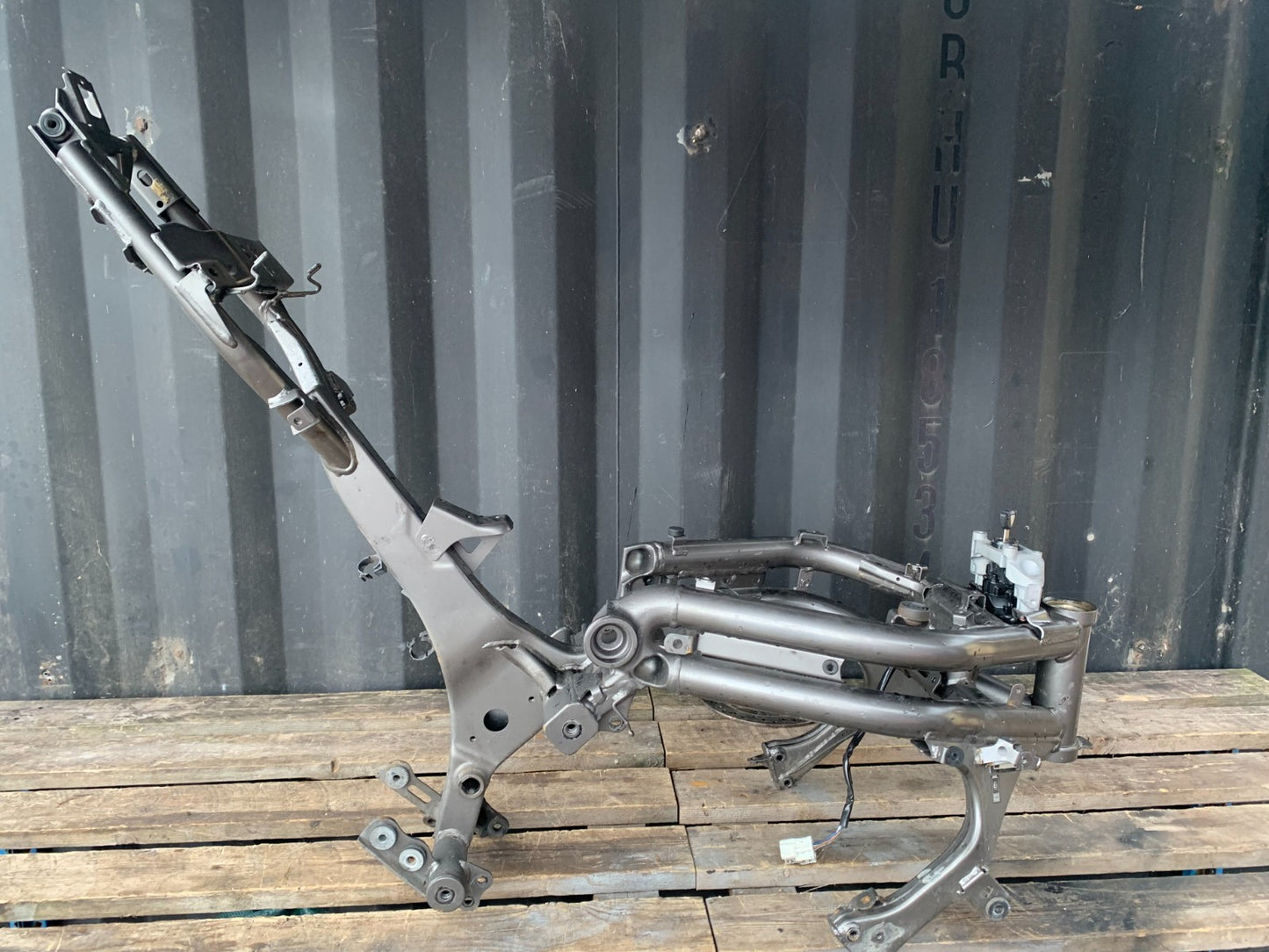 KAWASAKI ER6 N FRAME REG LOG BOOK ( CAT C) YEAR 2012-2017 (CMB1324)