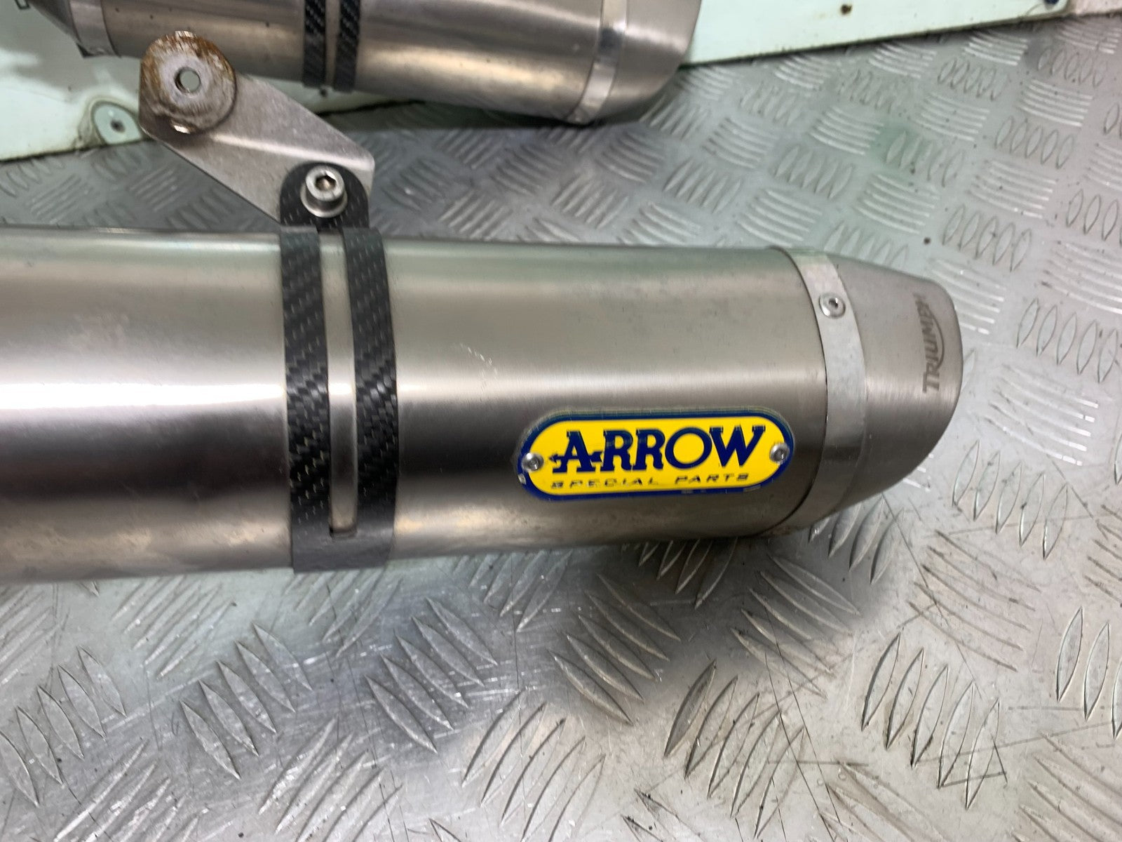 TRIUMPH SPEED TRIPLE R 1050 ARROW SILENCERS AND LINK PIPE 2009 (CMB1183)
