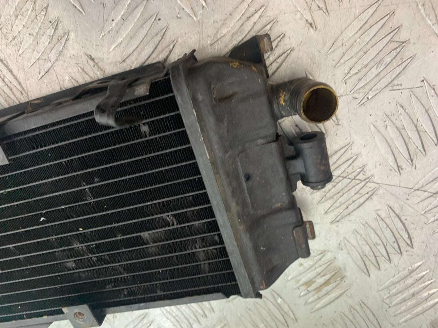 HONDA VT700 VT 700 SHADOW RADIATOR   YEAR 1984-85 (CMB1328)