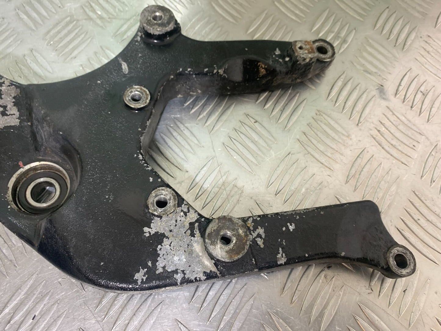 SUZUKI AN 200 UN 200 BURGMAN EXHAUST BRACKET  YEAR 2007-09 (CMB1128)