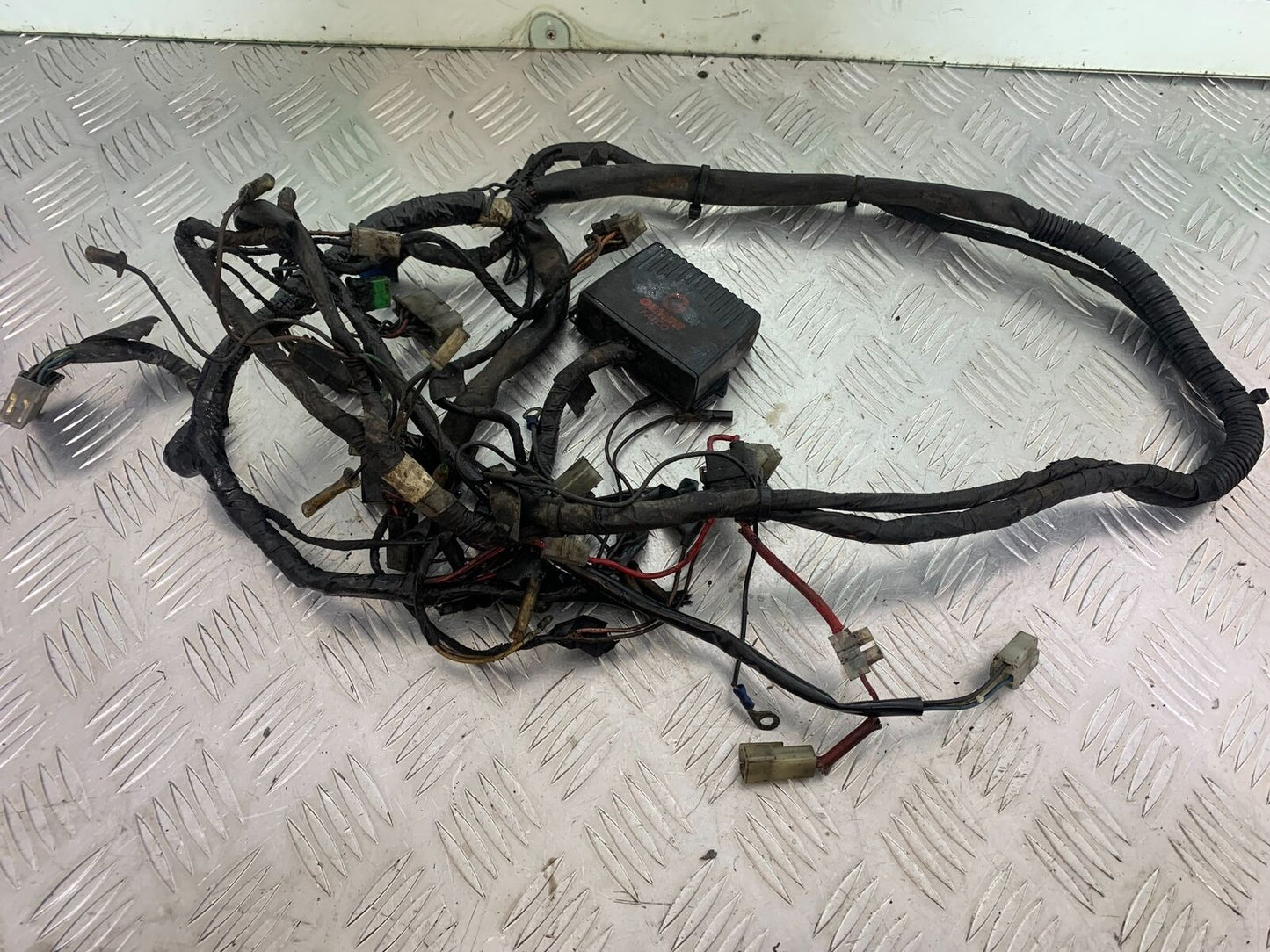 YAMAHA FJ1100 FJ 1100 WIRING LOOM   YEAR 1984-1985 (CMB1101)