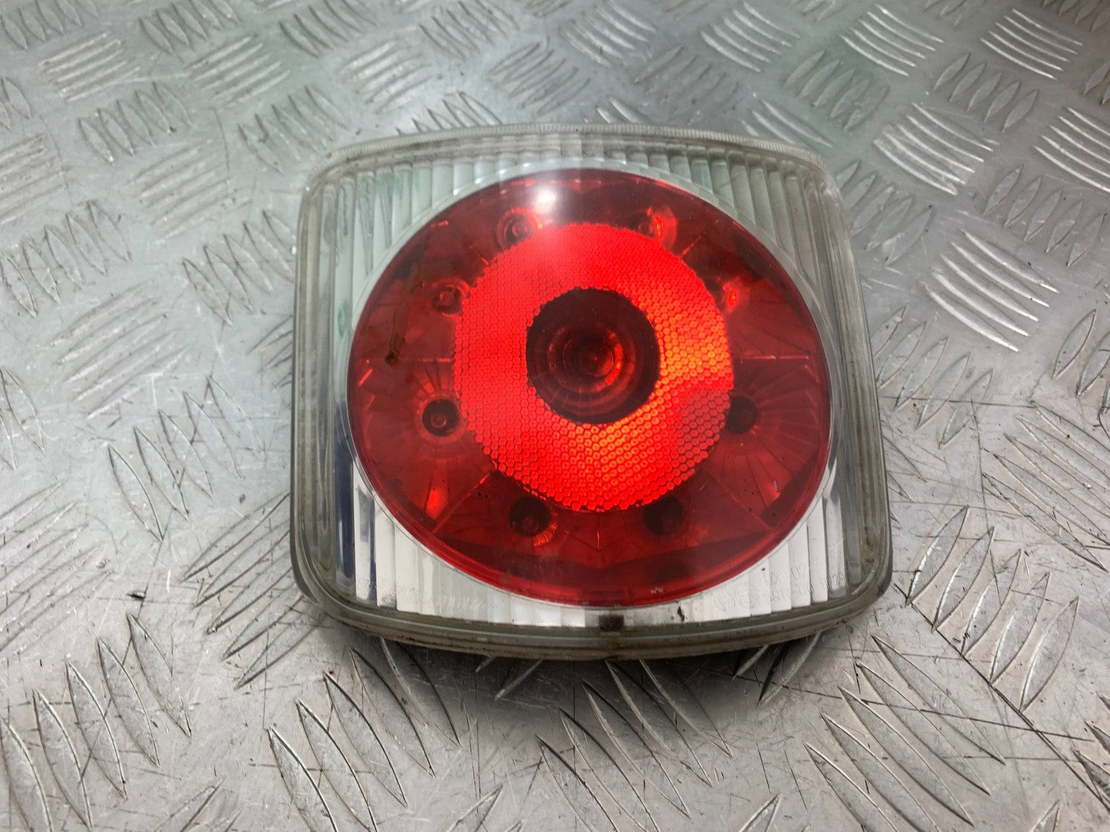 PIAGGIO VESPA GT125 L REAR LIGHT  YEAR 2003 (CMB1300)
