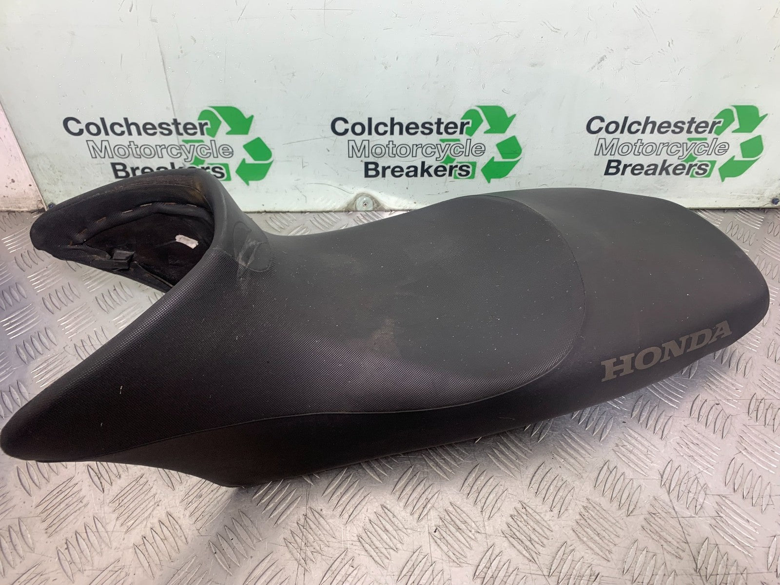 HONDA XL125 VARADERO SEAT   YEAR 2001-2006  (CMB1210)