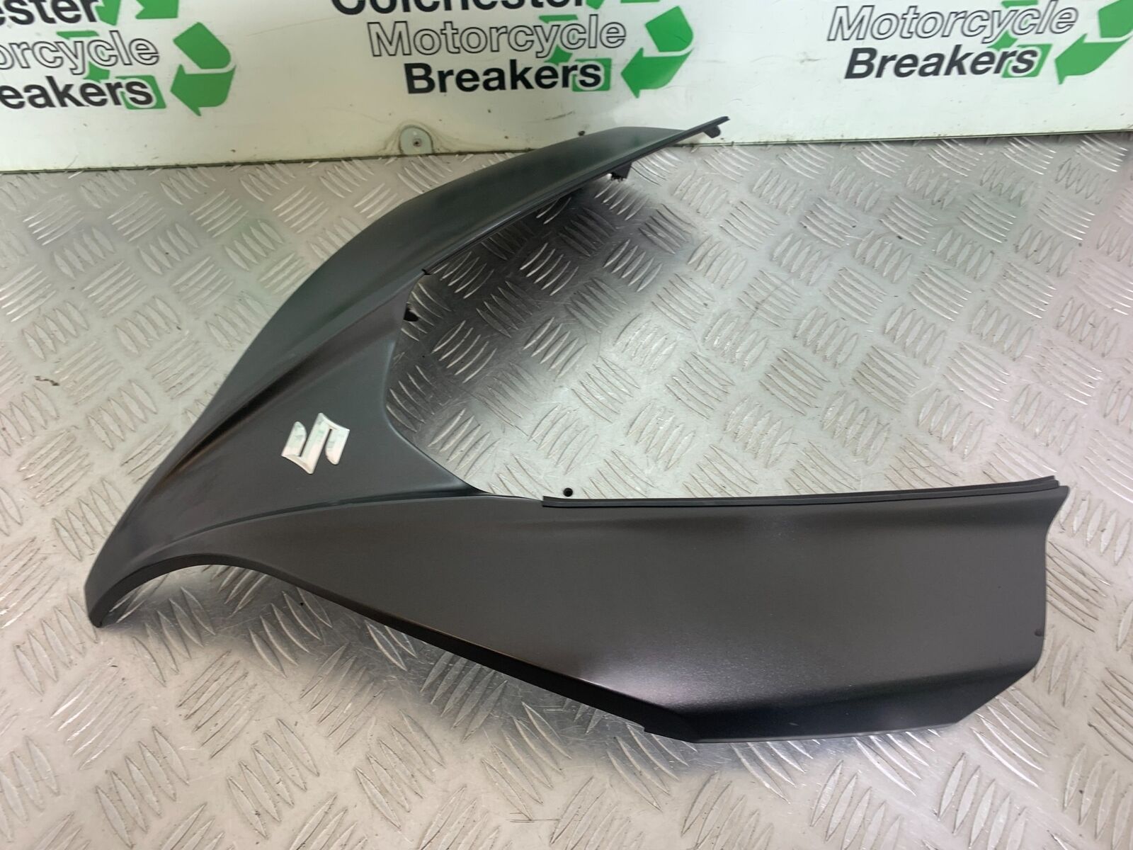SUZUKI AN400 AN 400 BURGMAN TOP FAIRING INFILL PANEL  YEAR 2017-2024 (CMB1118)