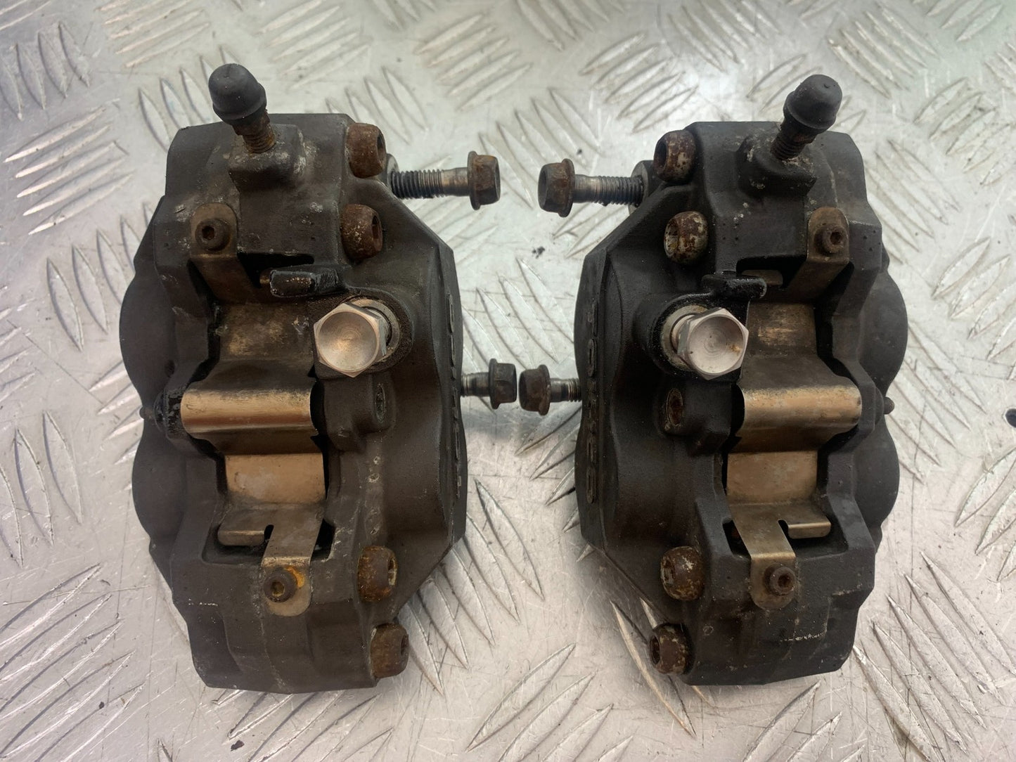SUZUKI GSXR600 GSXR 600 K1 K2 K3 FRONT BRAKE CALIPERS 1999-03 (CMB1284)