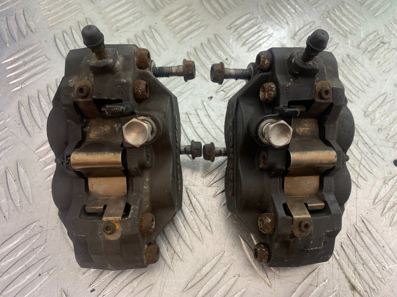 SUZUKI GSXR600 GSXR 600 K1 K2 K3 FRONT BRAKE CALIPERS 1999-03 (CMB1284)