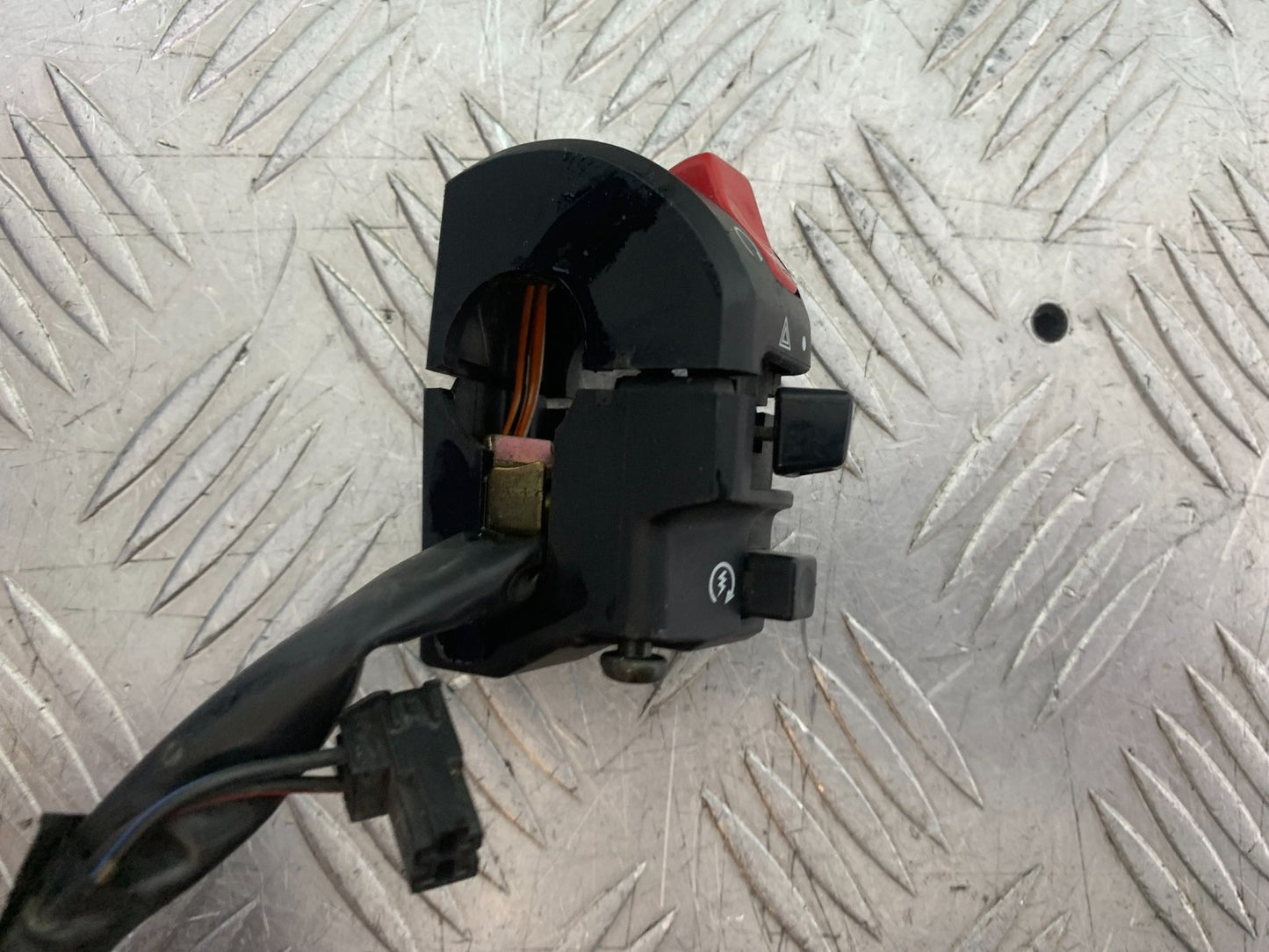 SUZUKI SV1000 SV 1000 S RIGHT SWITCH GEAR  YEAR 2003-2007 (CMB1293)