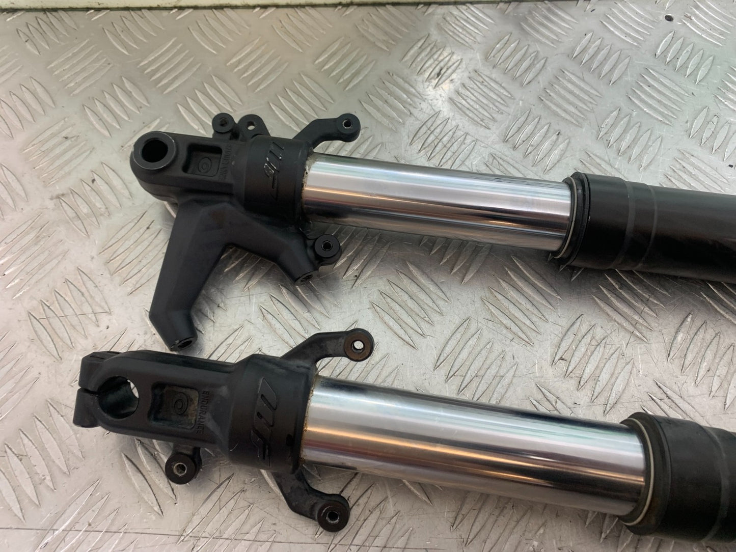 KTM DUKE 125 FORKS  YEAR 2012-2016 (CMB1317)